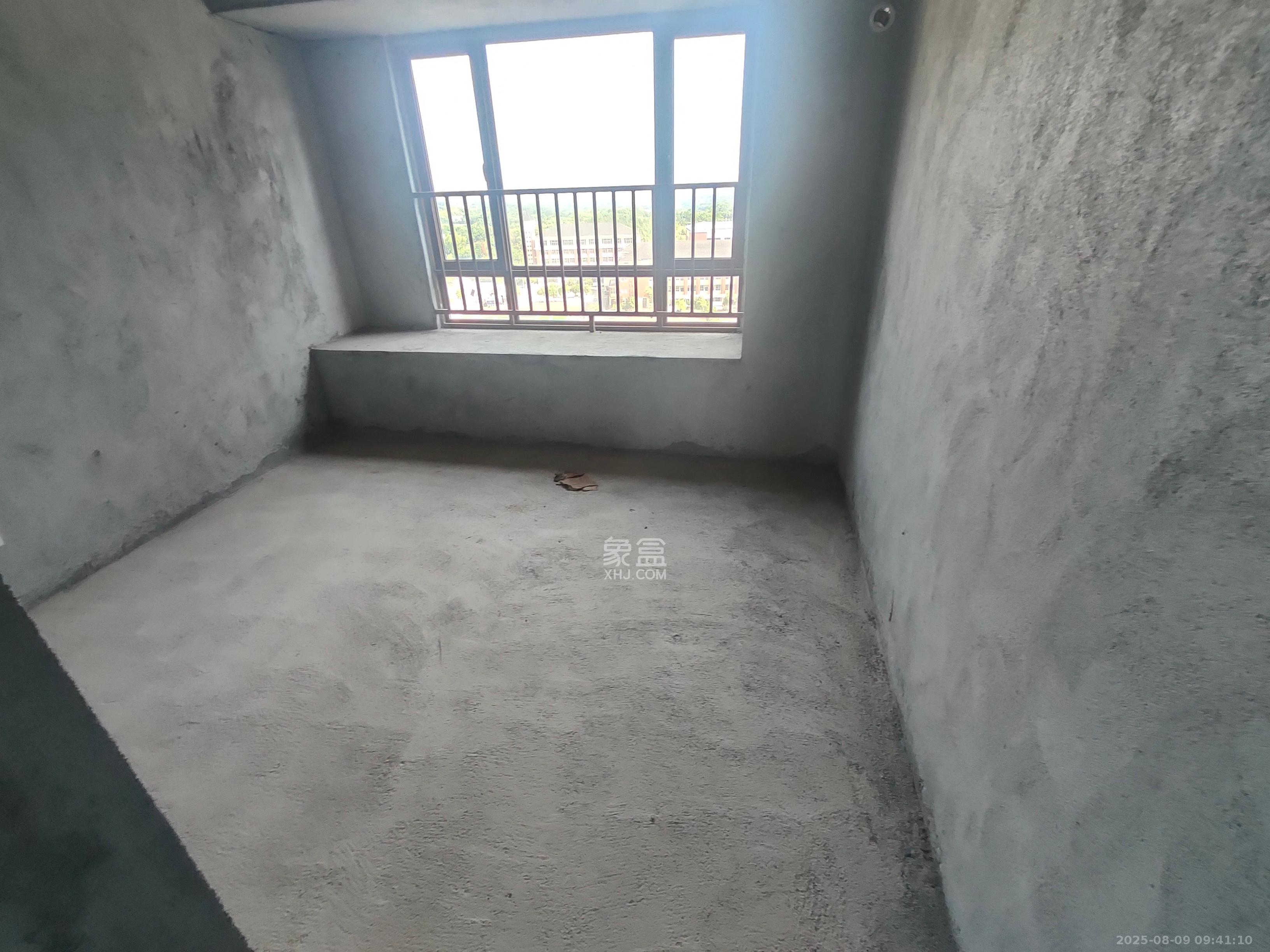 长龙湾  4室2厅2卫    1300.0元/月室内图