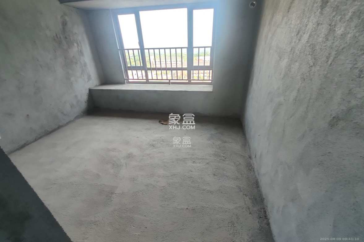 长龙湾 4室2厅2卫 1300.0元/月 长龙湾 4室2厅2卫 1300.0元/月室内图