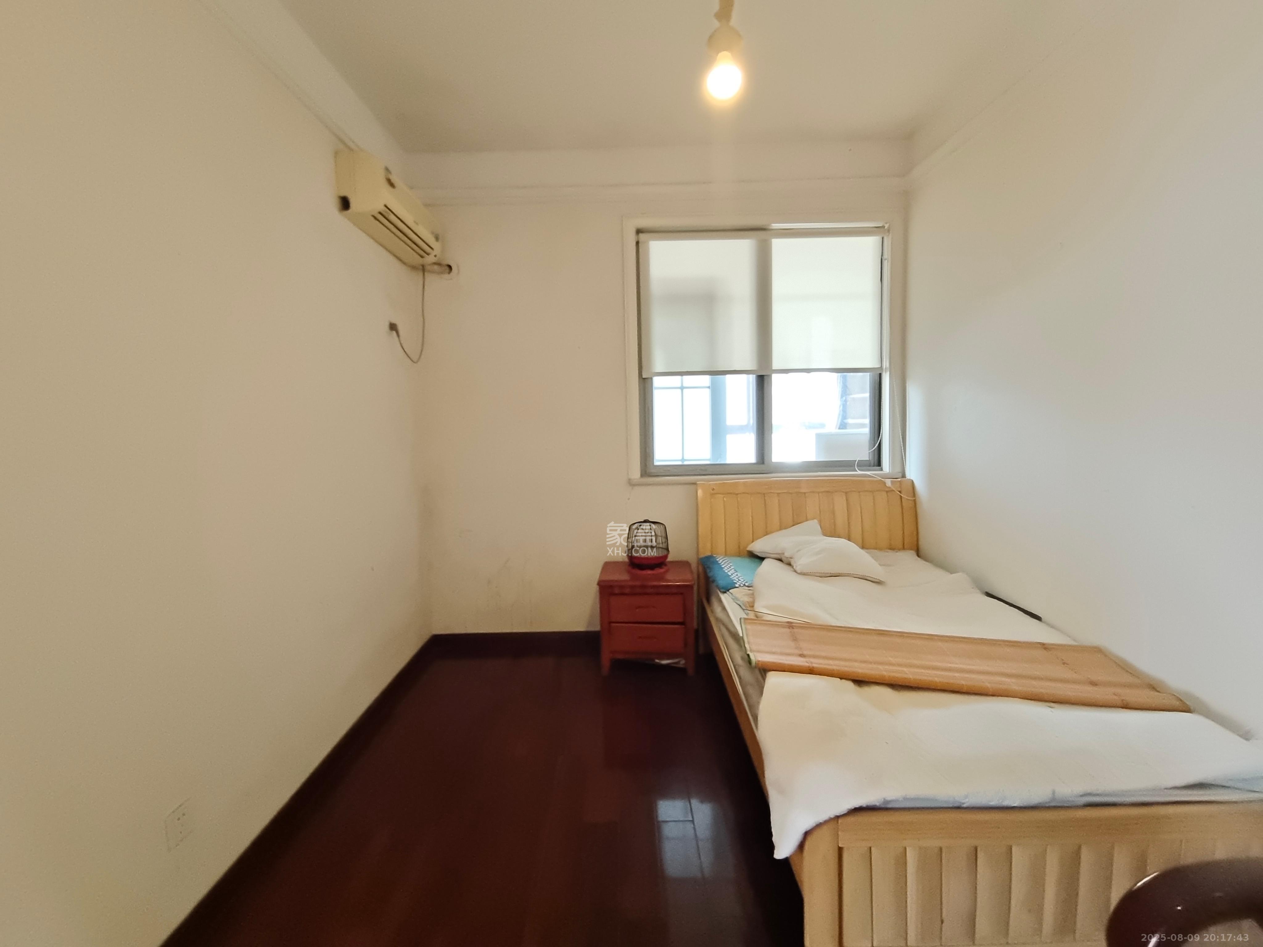 阳光100二期 3室2厅2卫 2200.0元/月 阳光100二期 3室2厅2卫 2200.0元/月室内图