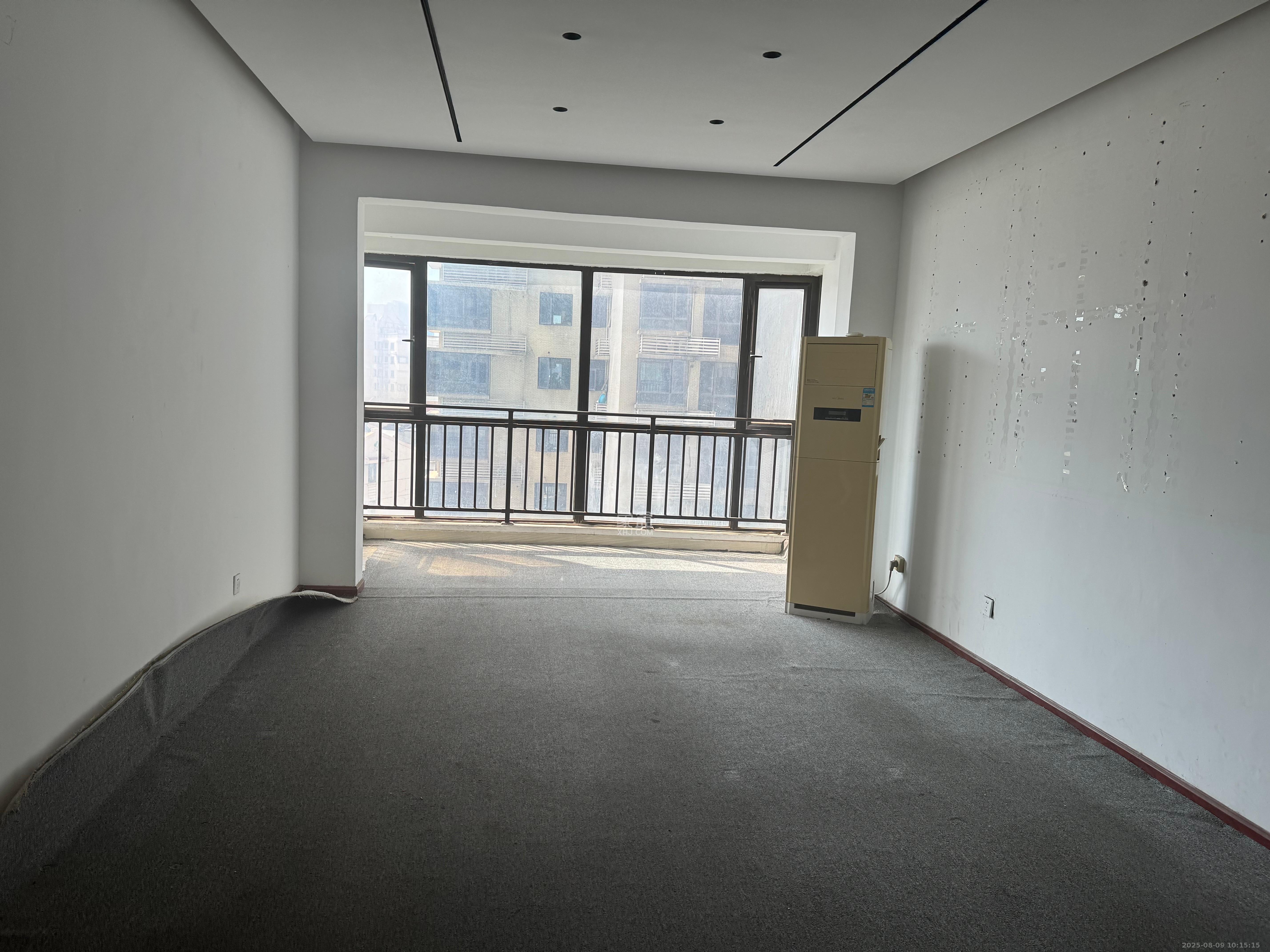 上东辛顿公寓  3室2厅2卫   2400.00元/月