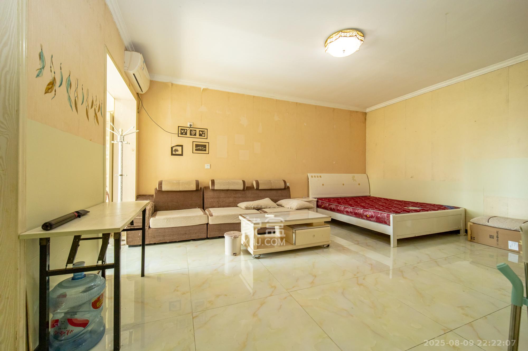 明城公寓 1室1厅1卫 20.8万 明城公寓 1室1厅1卫 20.8万客厅