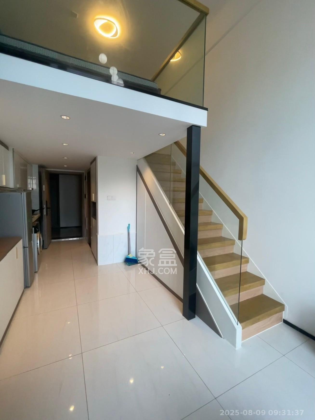 藏珑湖上公馆 1室1厅1卫 2400.0元/月 藏珑湖上公馆 1室1厅1卫 2400.0元/月室内图