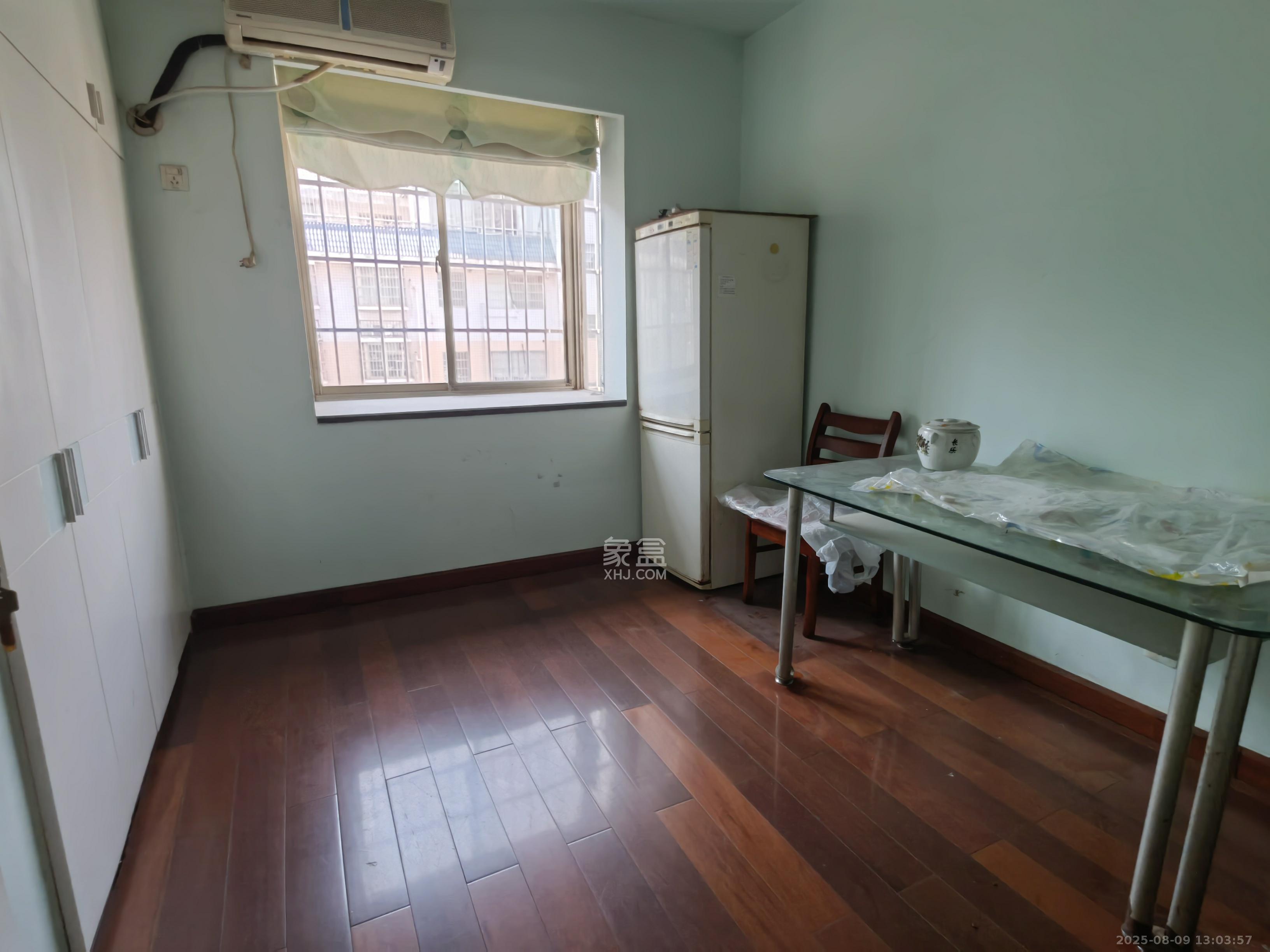 新家园 4室2厅2卫 2800.0元/月 新家园 4室2厅2卫 2800.0元/月室内图