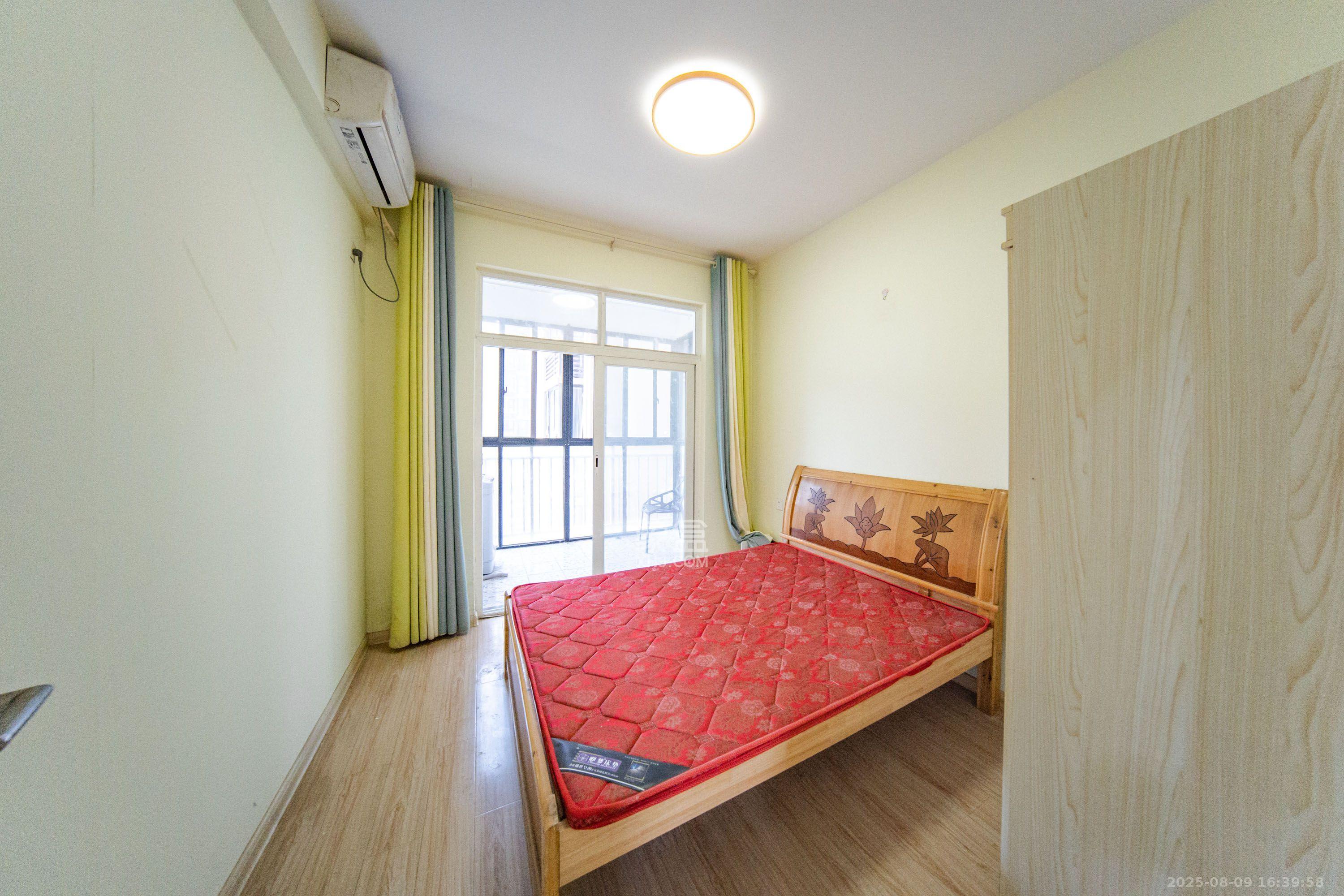 金鼎公园尚  4室2厅2卫    2300.0元/月 金鼎公园尚  4室2厅2卫    2300.0元/月室内图