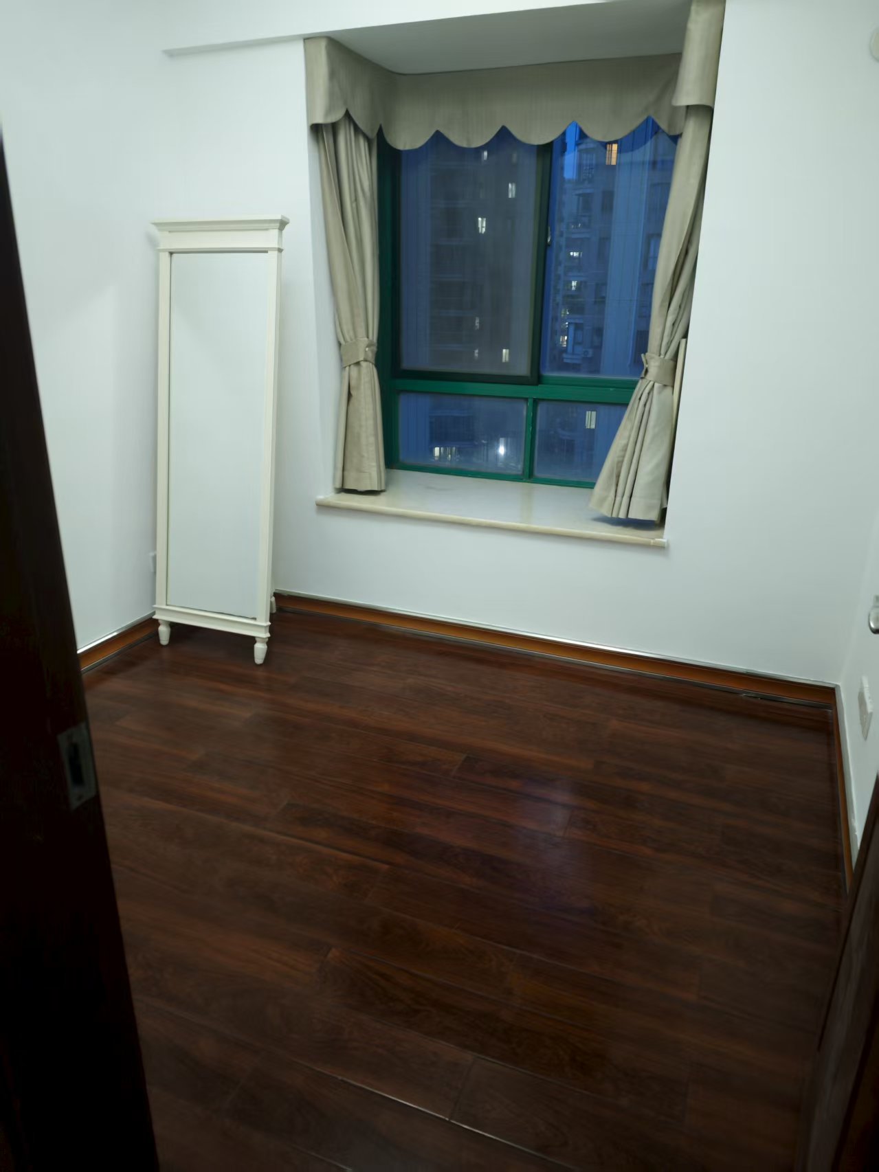 金鹿雅苑 4室2厅2卫 3500.0元/月 金鹿雅苑 4室2厅2卫 3500.0元/月室内图