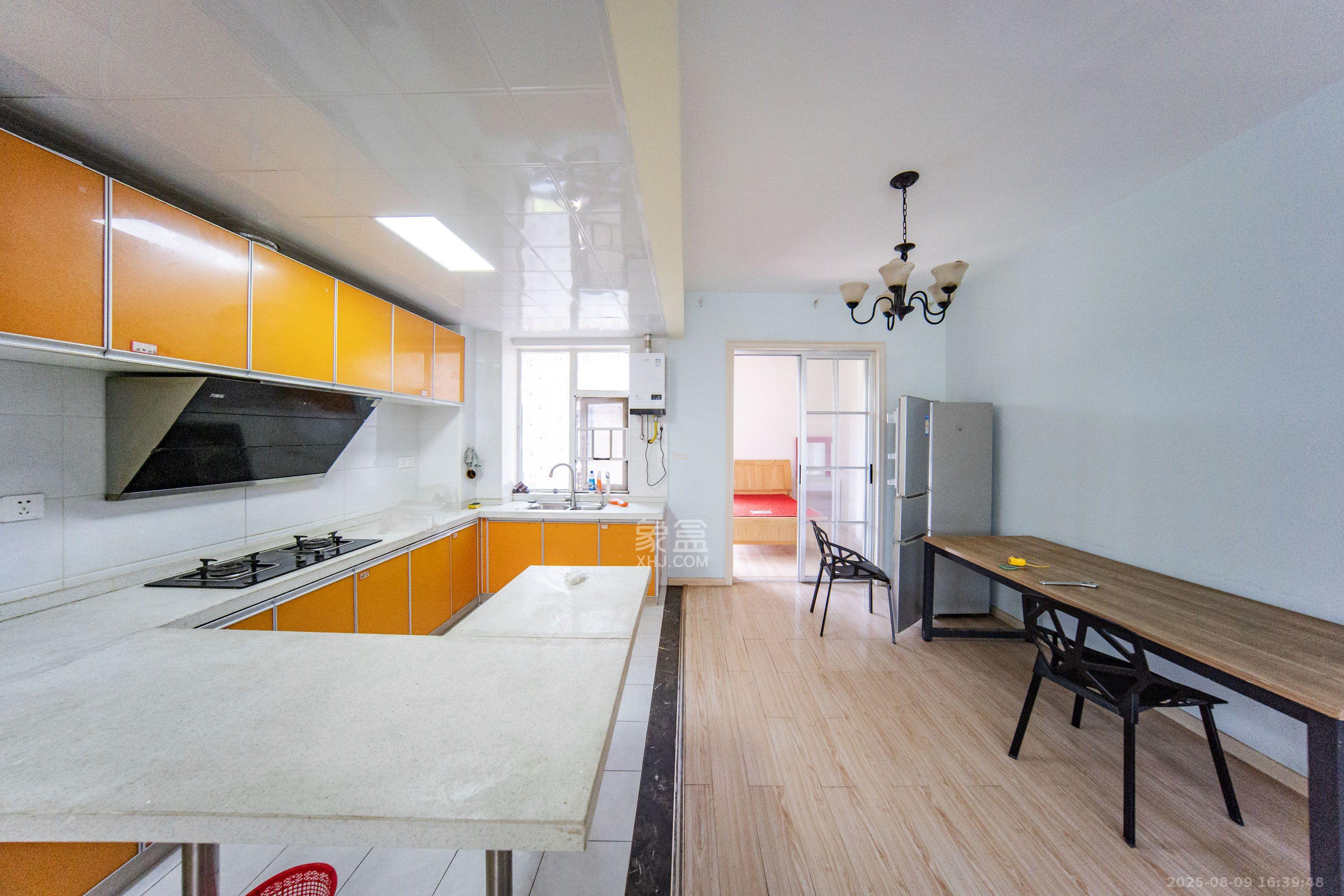 金鼎公园尚  4室2厅2卫    2300.0元/月 金鼎公园尚  4室2厅2卫    2300.0元/月室内图