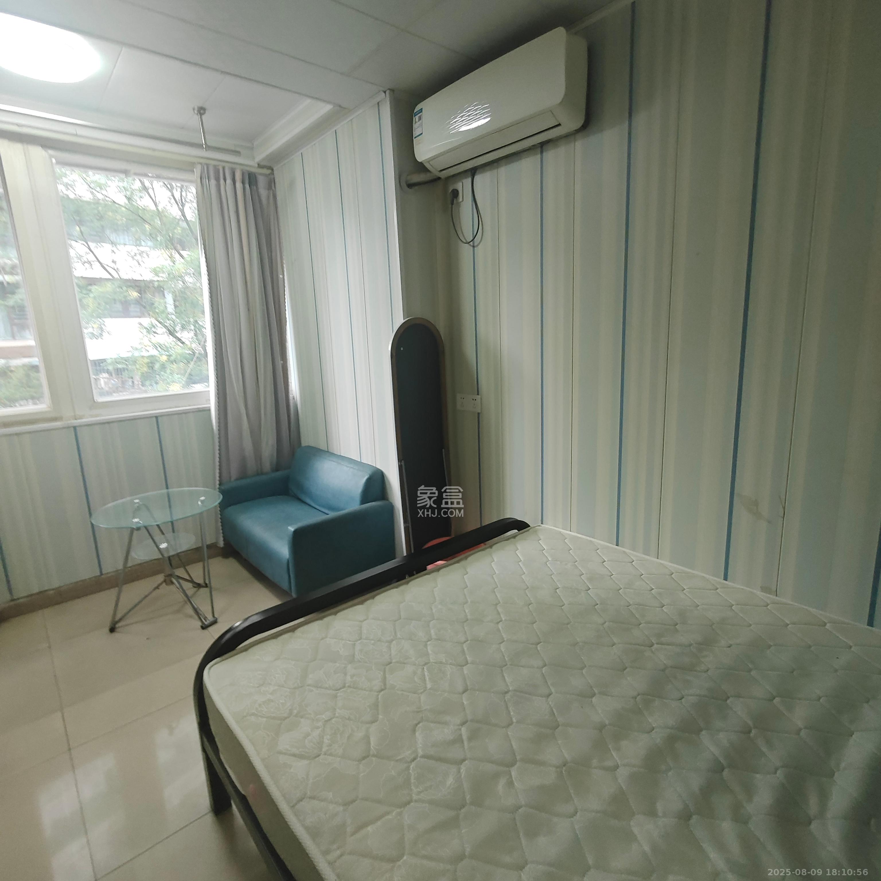 海华嘉园  1室1厅1卫    1300.0元/月 海华嘉园  1室1厅1卫    1300.0元/月