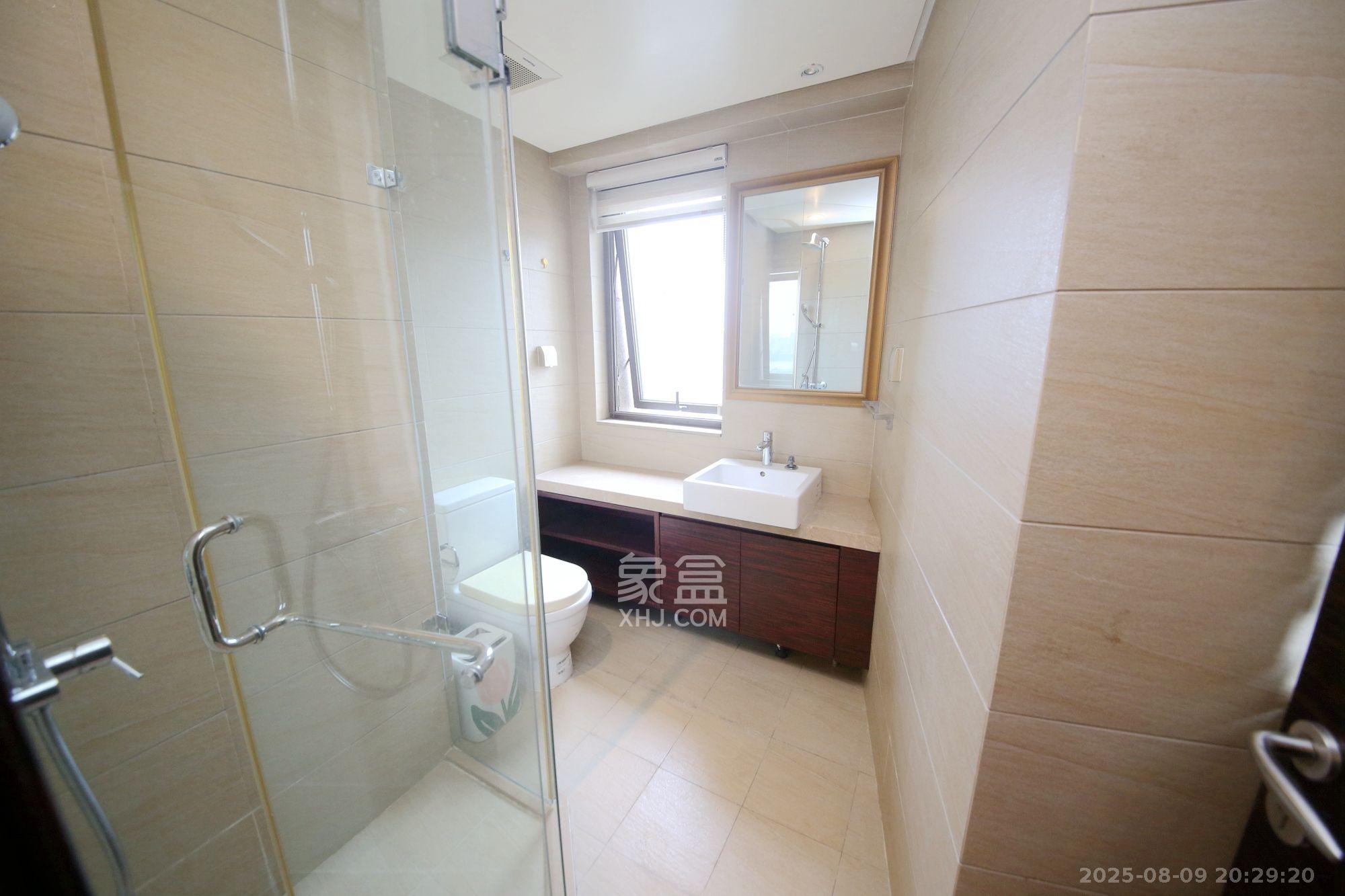 华远华中心  4室2厅3卫    14800.0元/月室内图