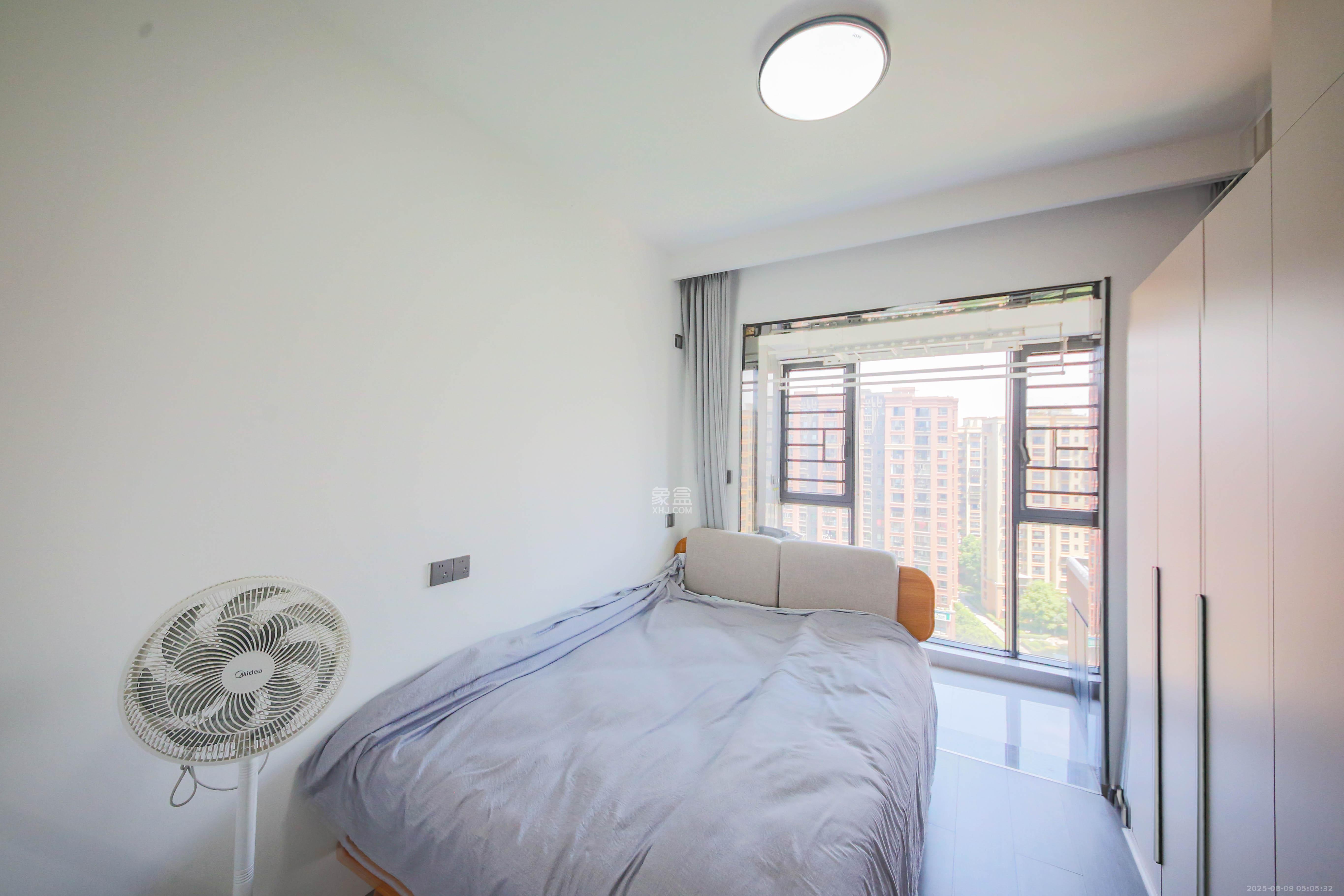 五江书香苑  4室2厅2卫    210.0万 五江书香苑  4室2厅2卫    210.0万卧室