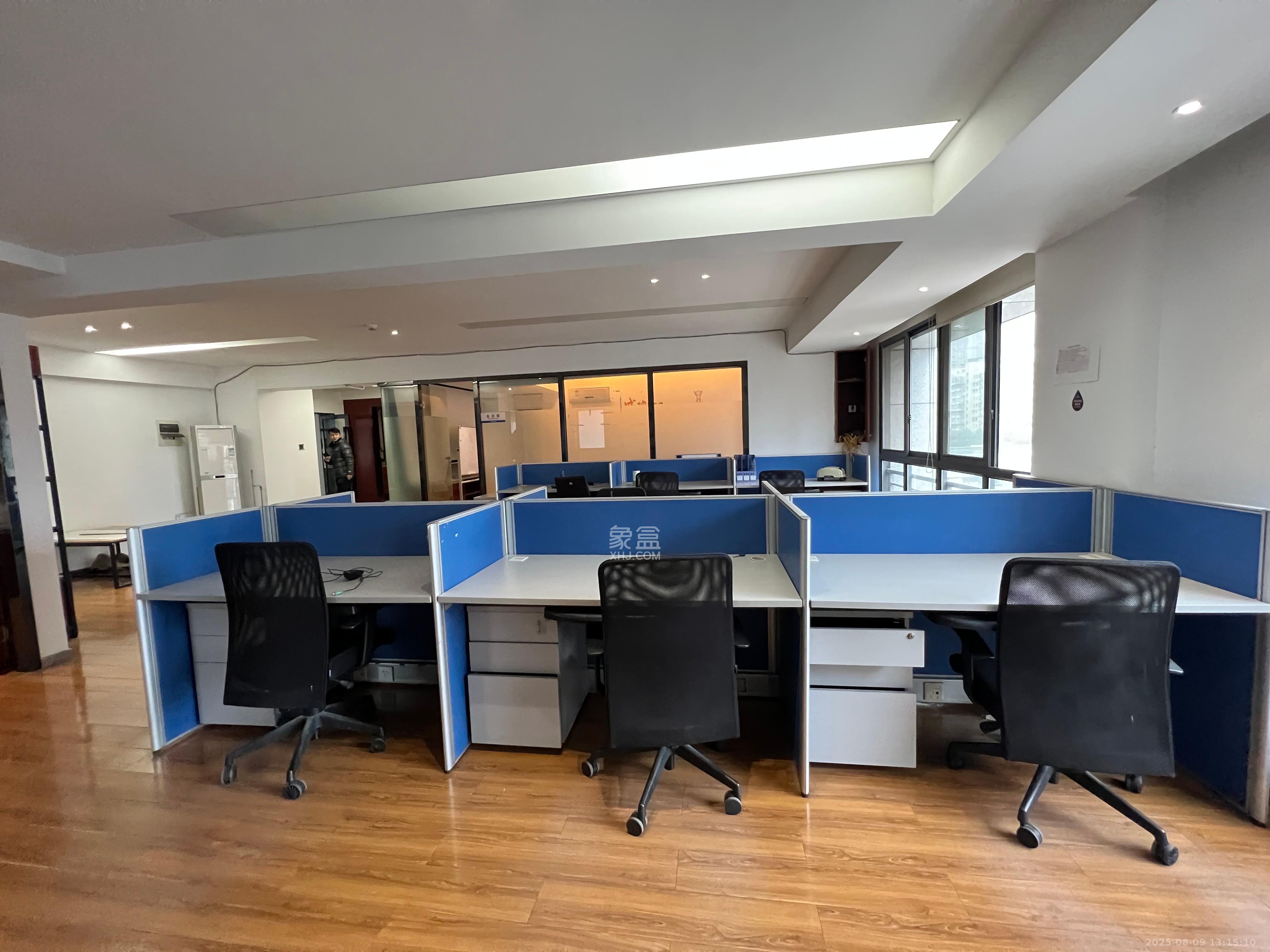 西子一间 2室1厅1卫 4500.0元/月 西子一间 2室1厅1卫 4500.0元/月室内图