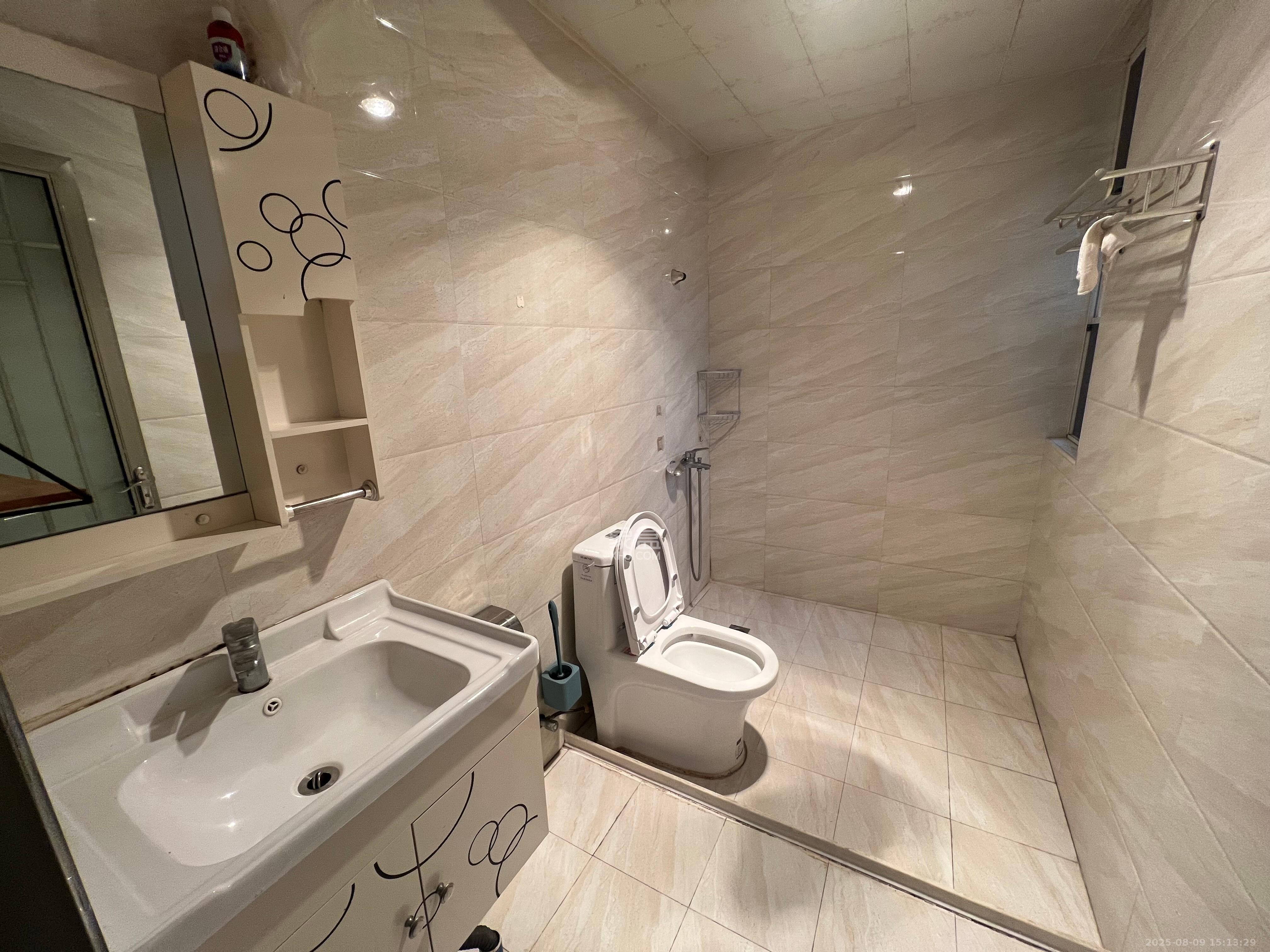 金地格林公馆 3室2厅2卫 2800.0元/月 金地格林公馆 3室2厅2卫 2800.0元/月室内图