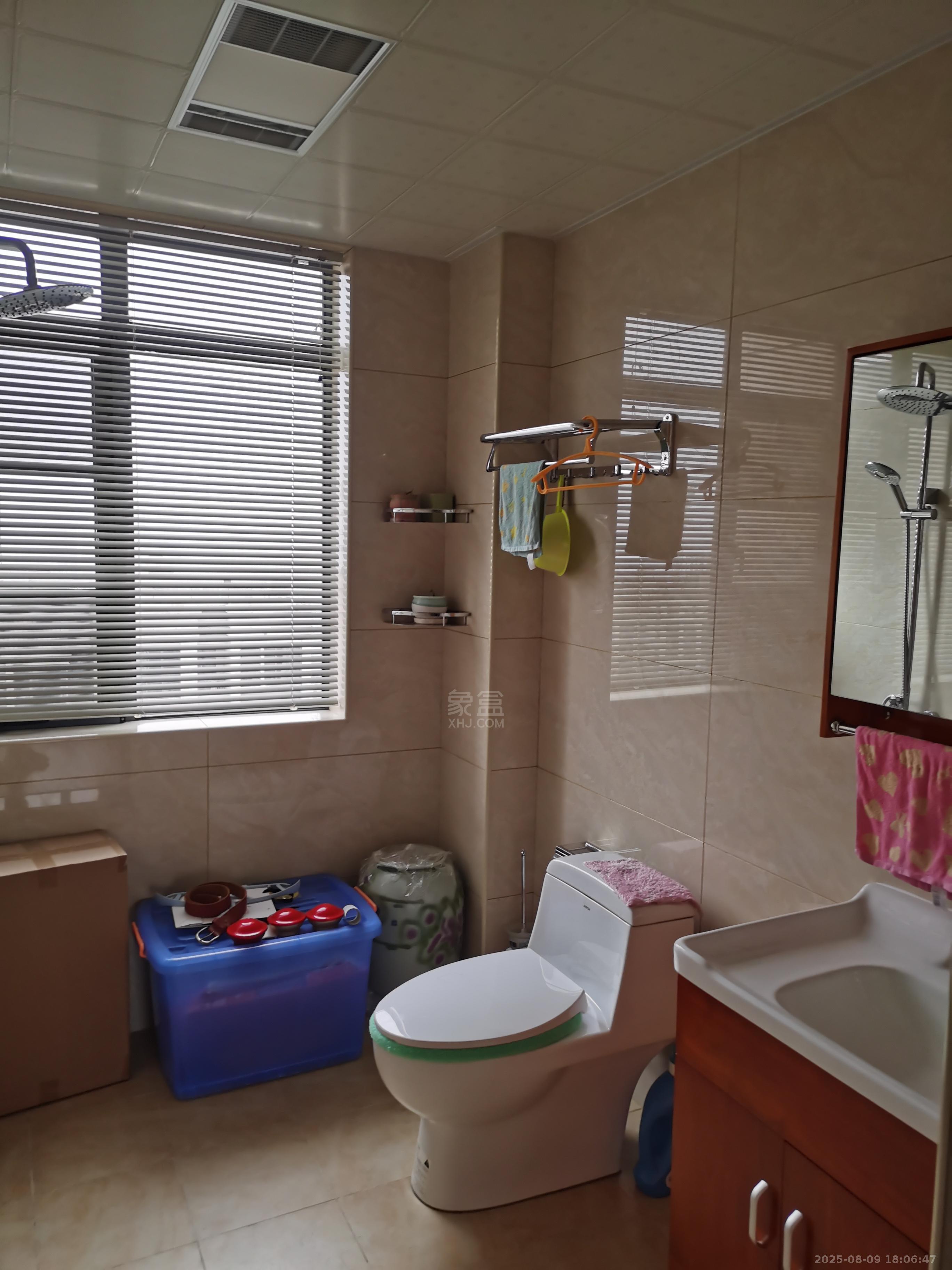 山水印象 3室2厅2卫 2500.0元/月 山水印象 3室2厅2卫 2500.0元/月室内图