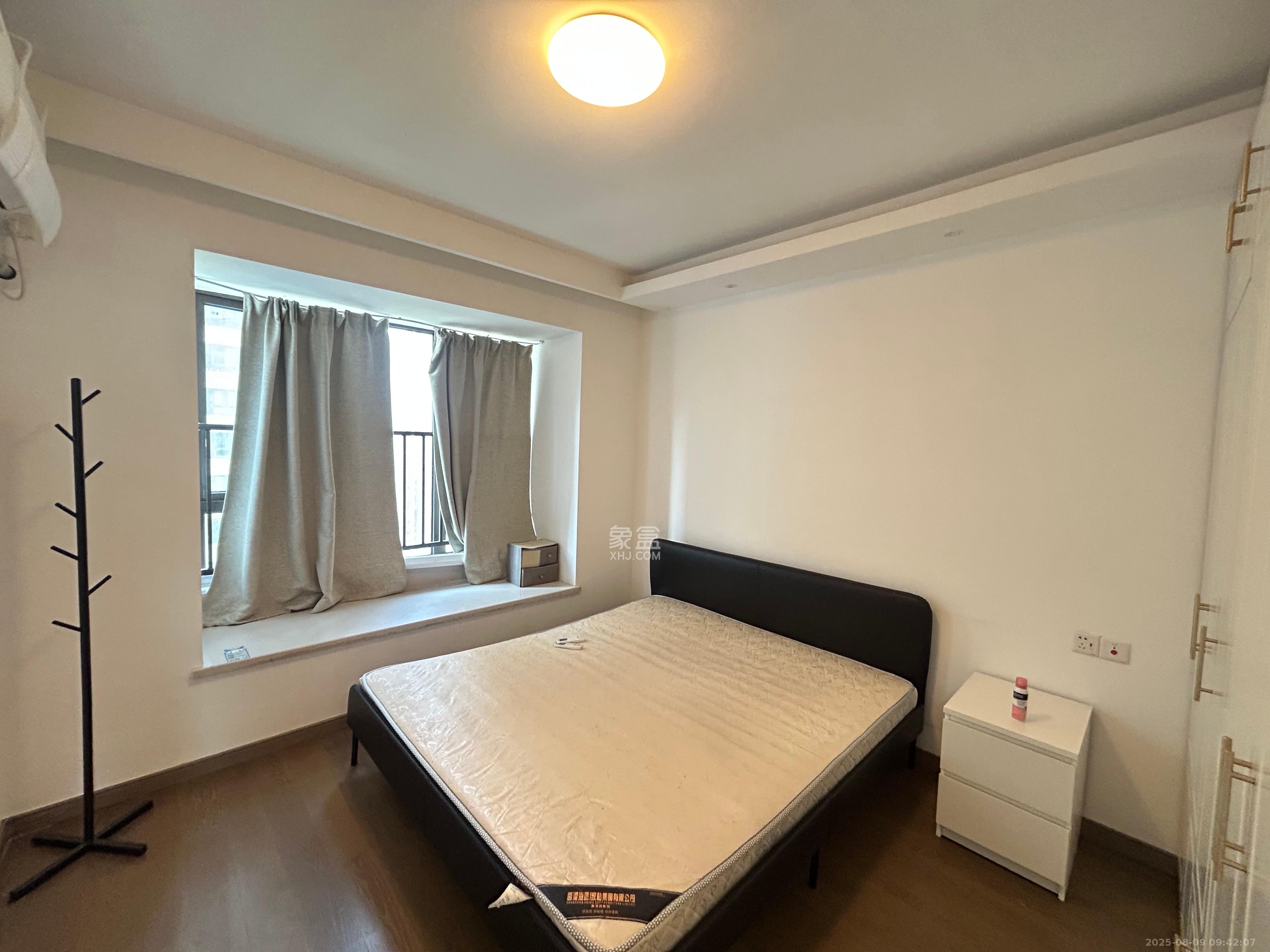 龙湖铂金中心（龙湖春江郦城）  3室2厅2卫    4000.0元/月室内图