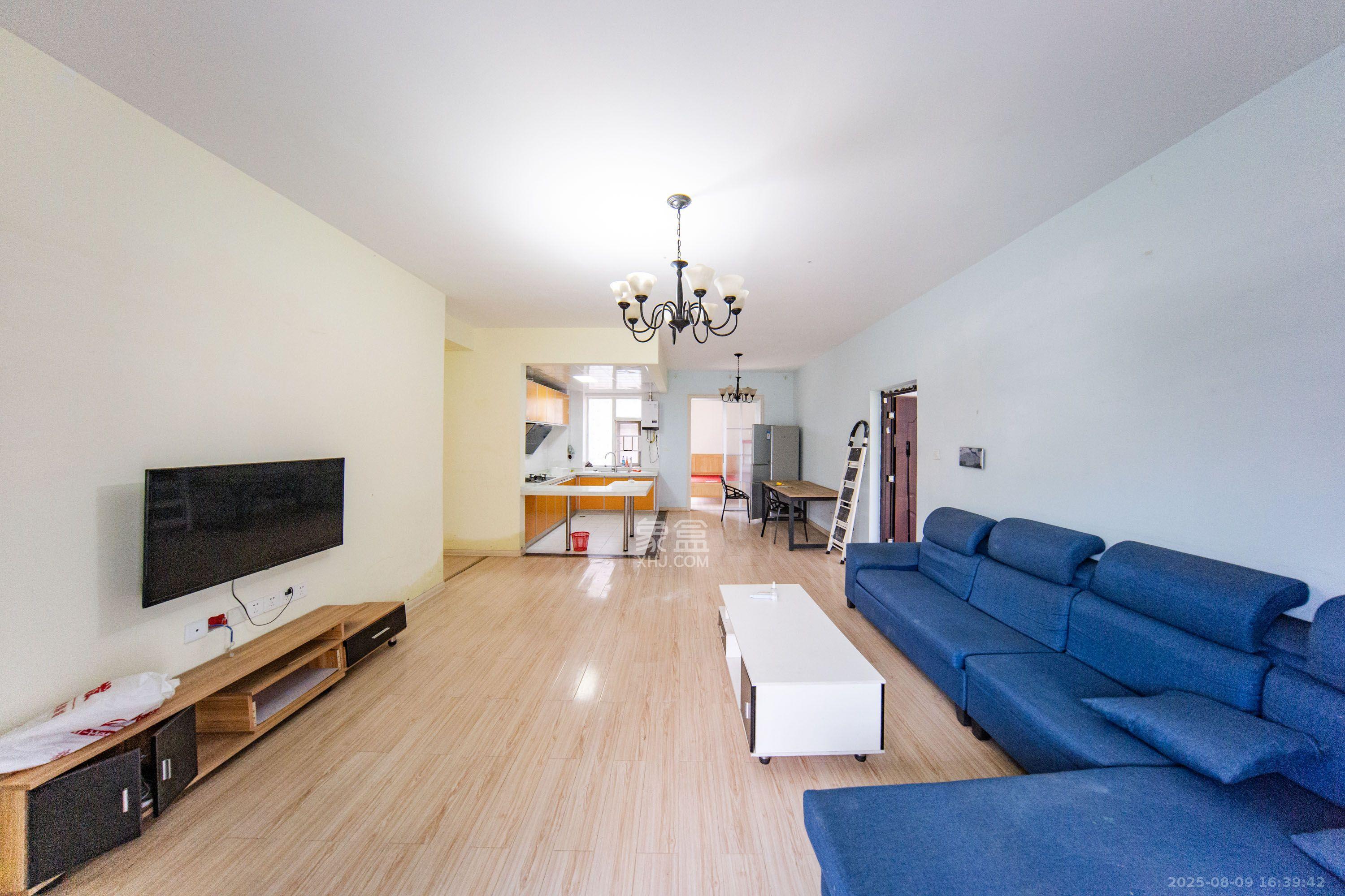 金鼎公园尚  4室2厅2卫    2300.0元/月 金鼎公园尚  4室2厅2卫    2300.0元/月室内图