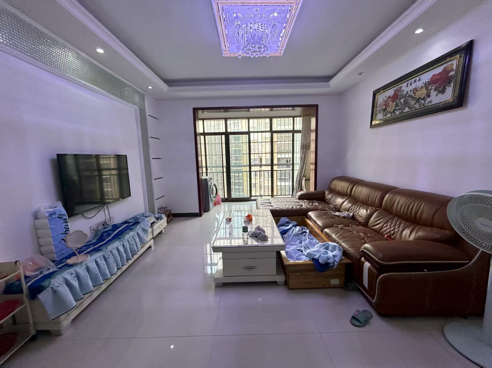 香格里拉 3室2厅2卫 1500.0元/月 香格里拉 3室2厅2卫 1500.0元/月室内图