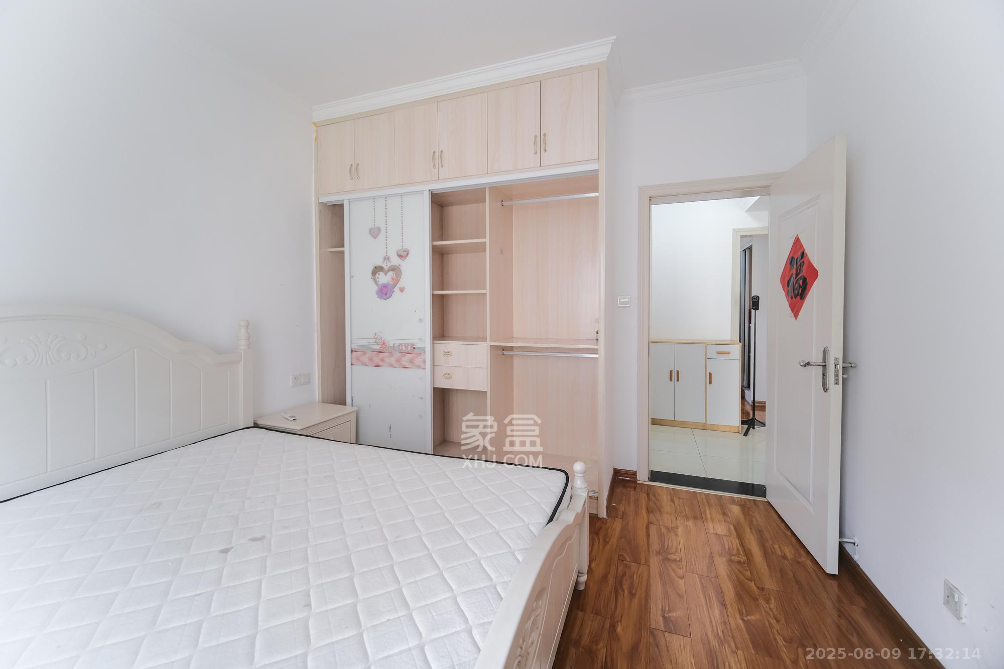 世景华庭 2室2厅1卫 48.0万 世景华庭 2室2厅1卫 48.0万卧室