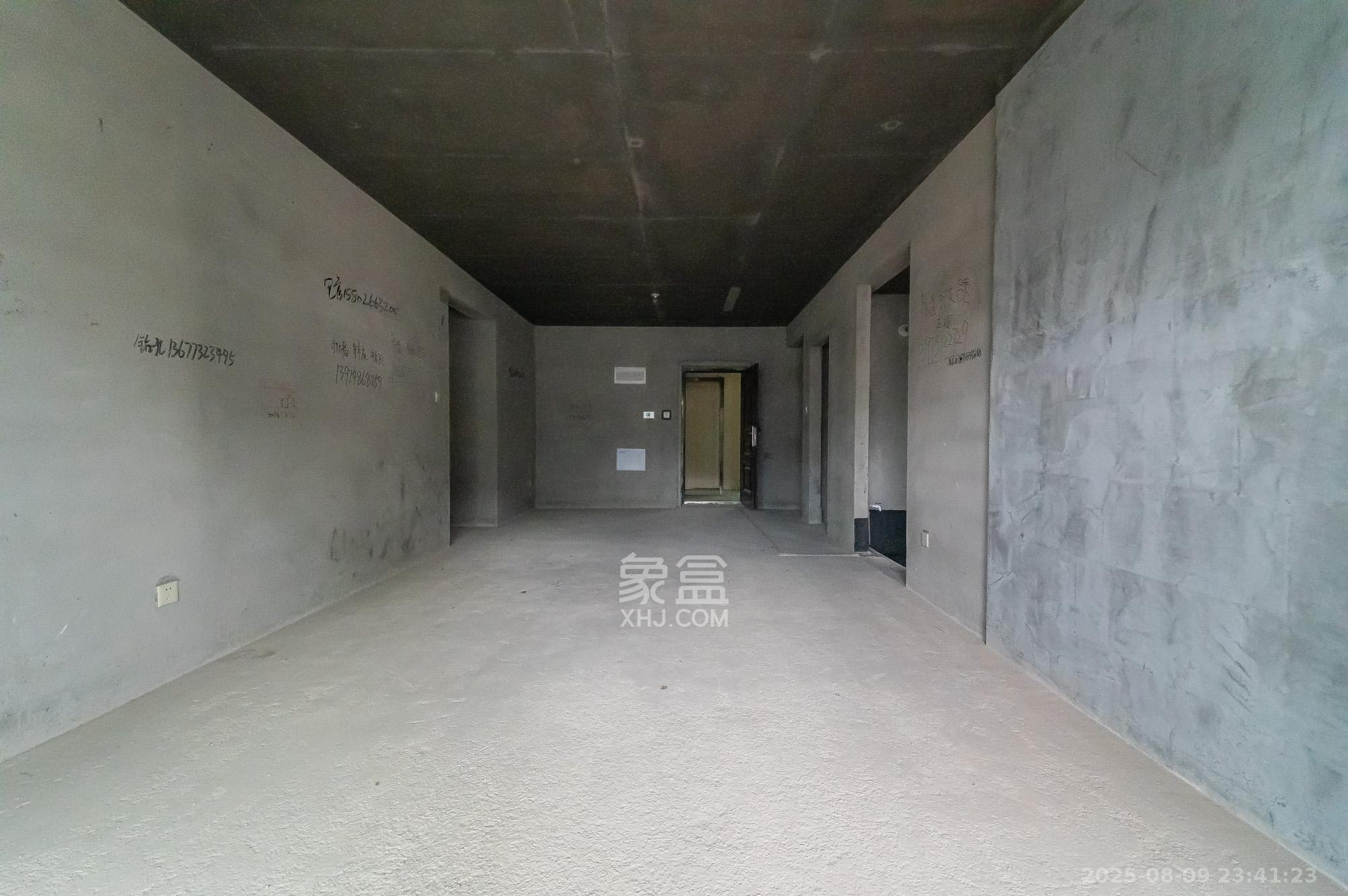 中建悦和城  3室2厅2卫   112.00万客厅