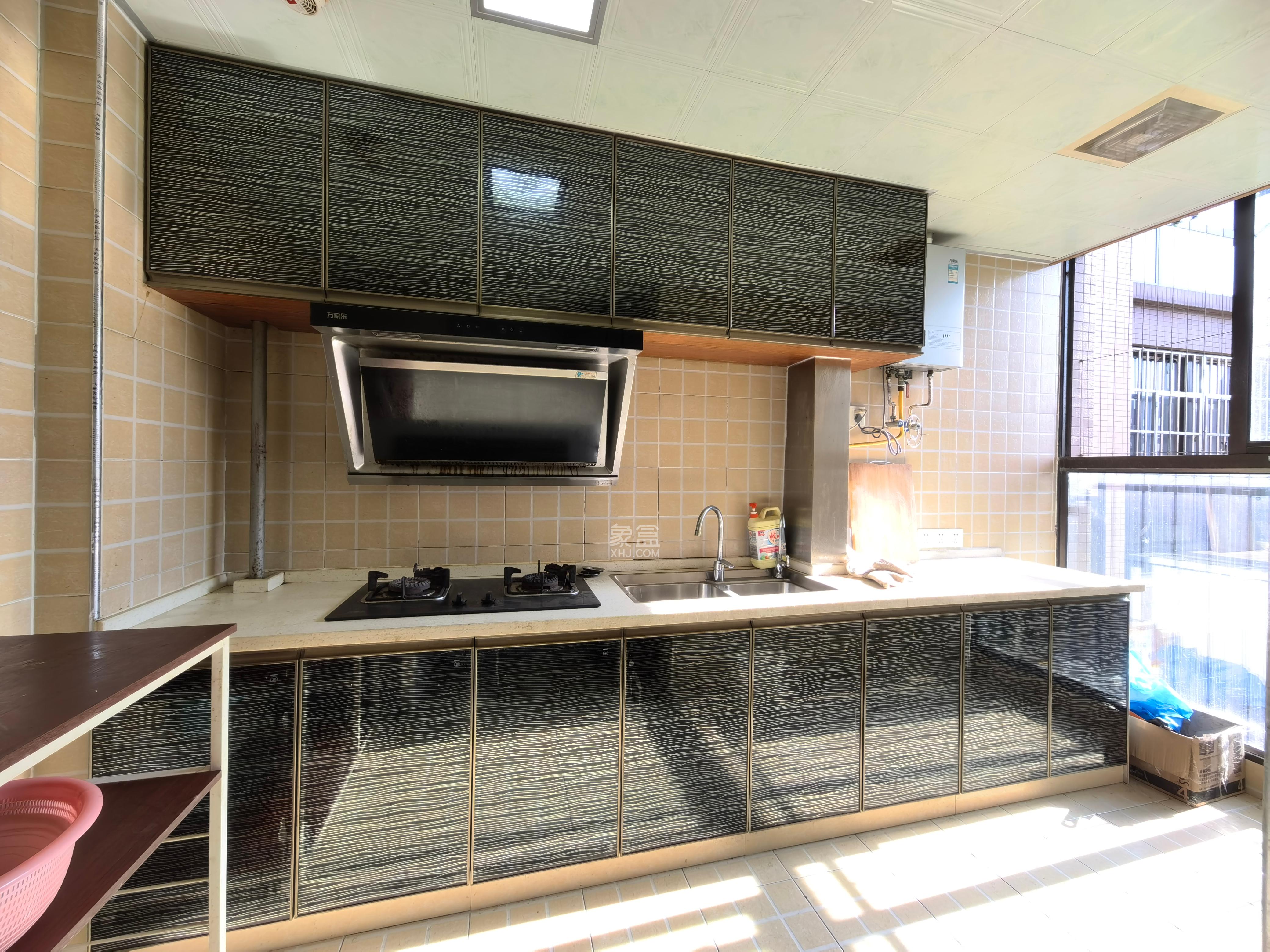 华润凤凰城三期  2室1厅1卫    1800.0元/月室内图