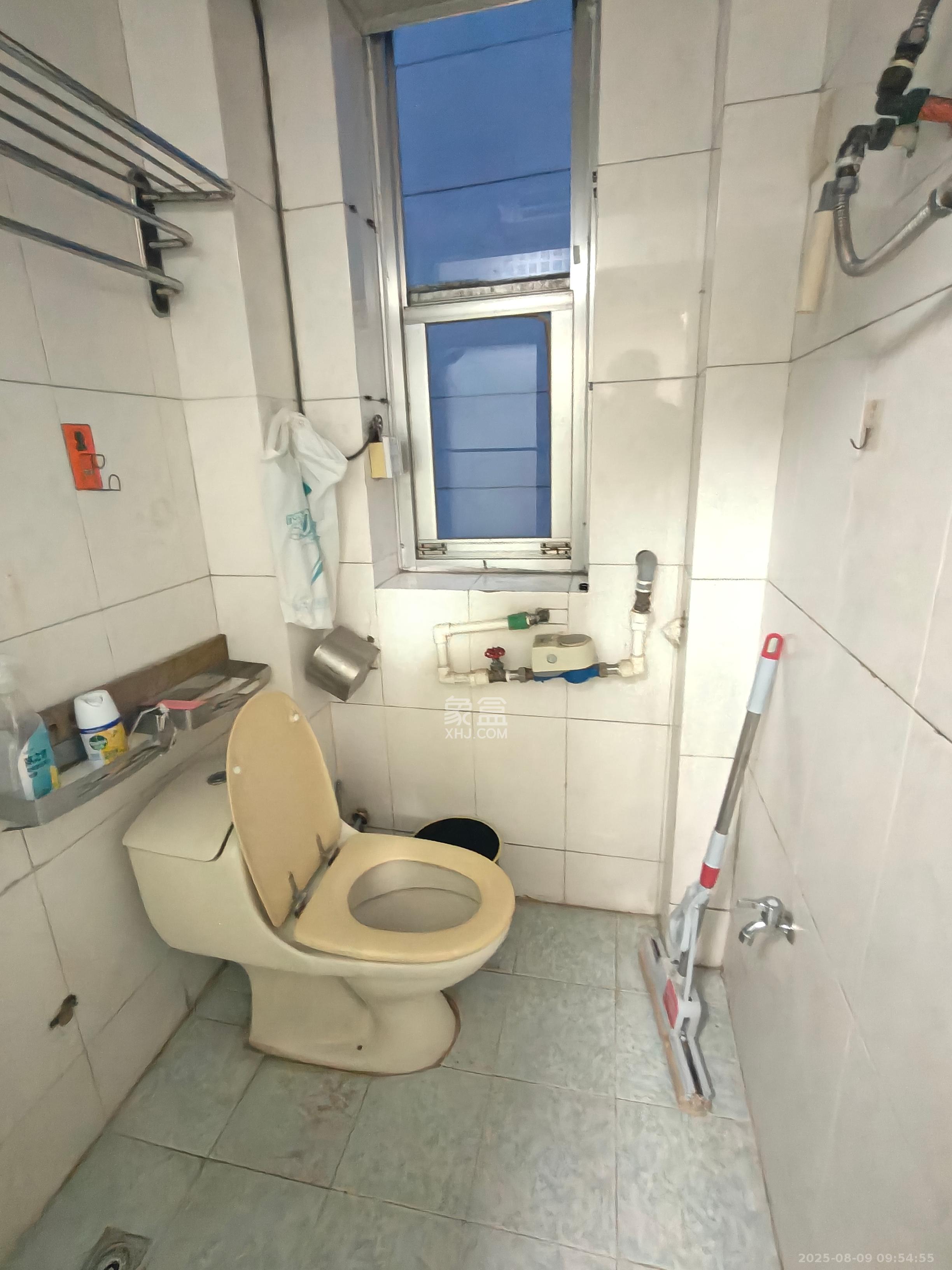 向韶村 2室2厅1卫 1800.0元/月 向韶村 2室2厅1卫 1800.0元/月室内图