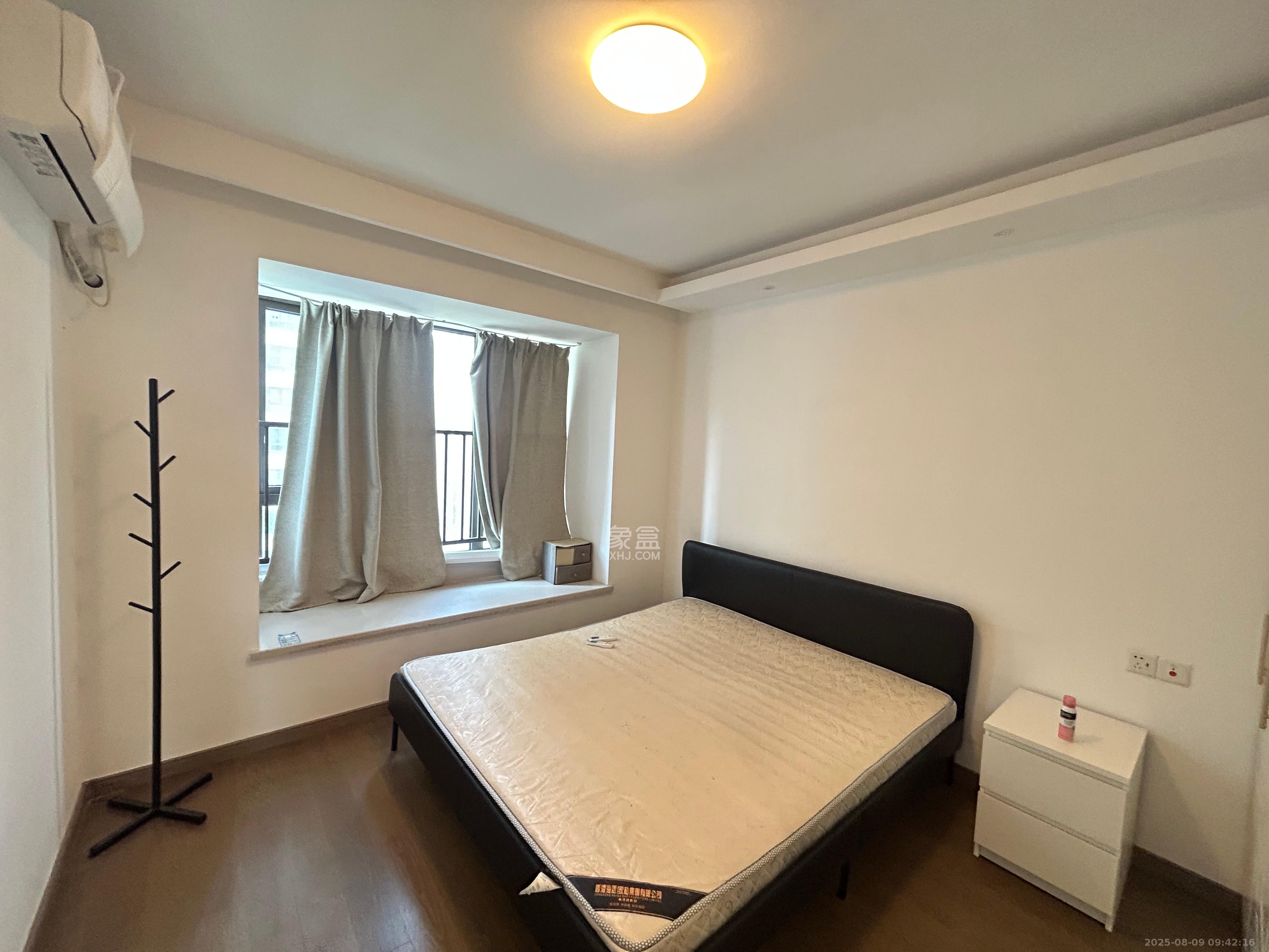 龙湖铂金中心（龙湖春江郦城）  3室2厅2卫    4000.0元/月室内图