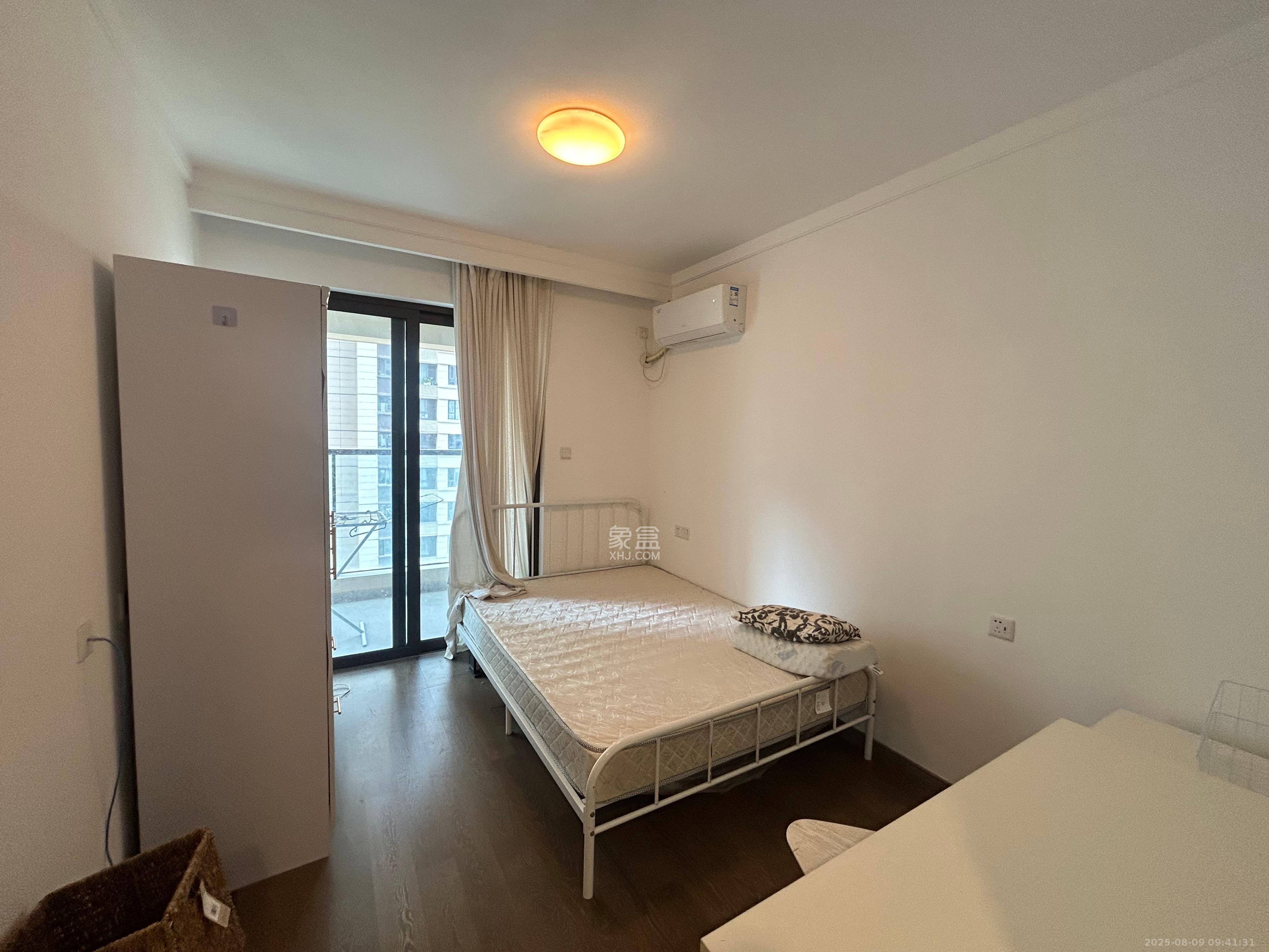 龙湖铂金中心（龙湖春江郦城）  3室2厅2卫    4000.0元/月室内图