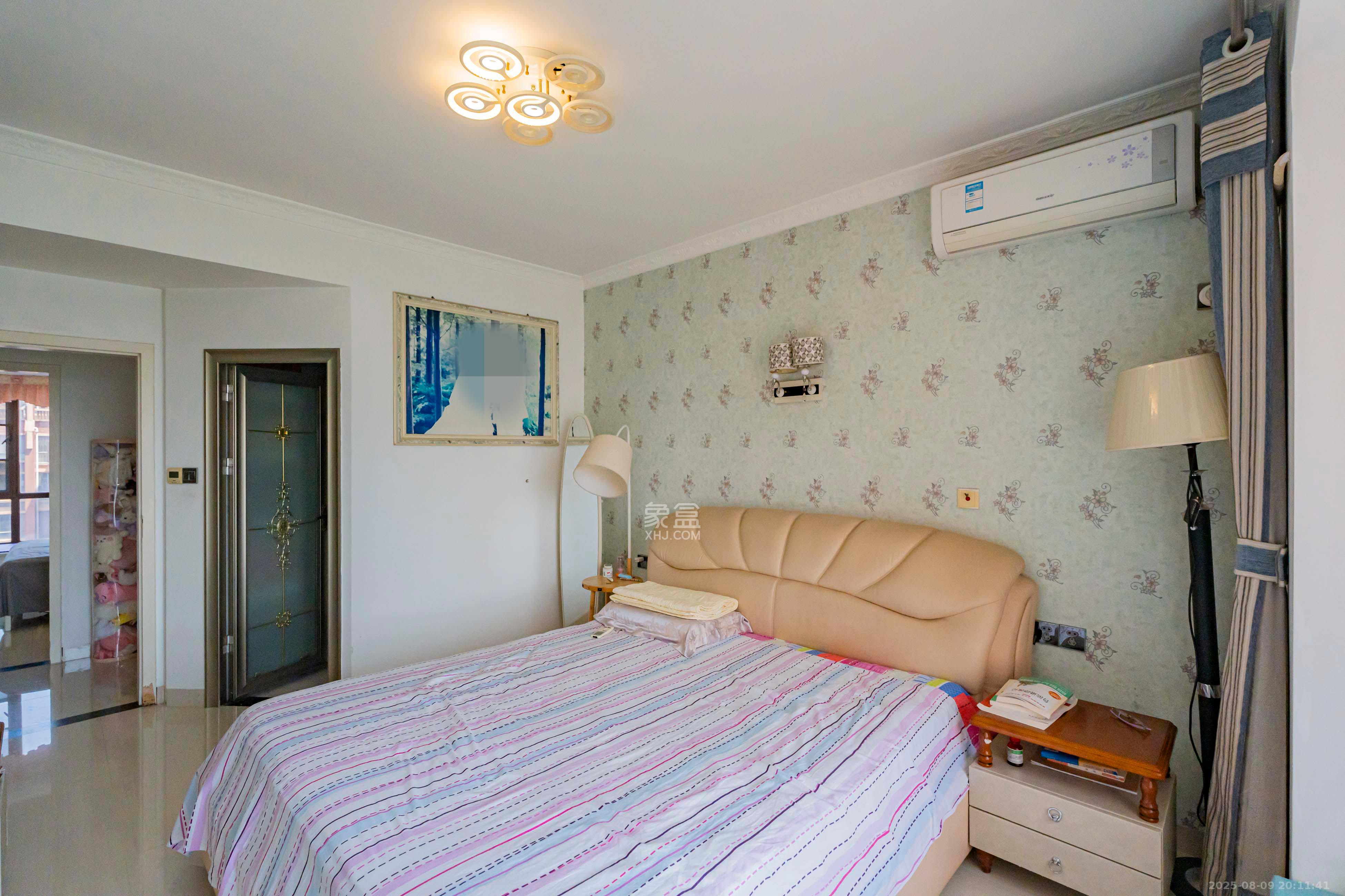 金色溪泉湾  3室2厅2卫    126.0万 金色溪泉湾  3室2厅2卫    126.0万卧室