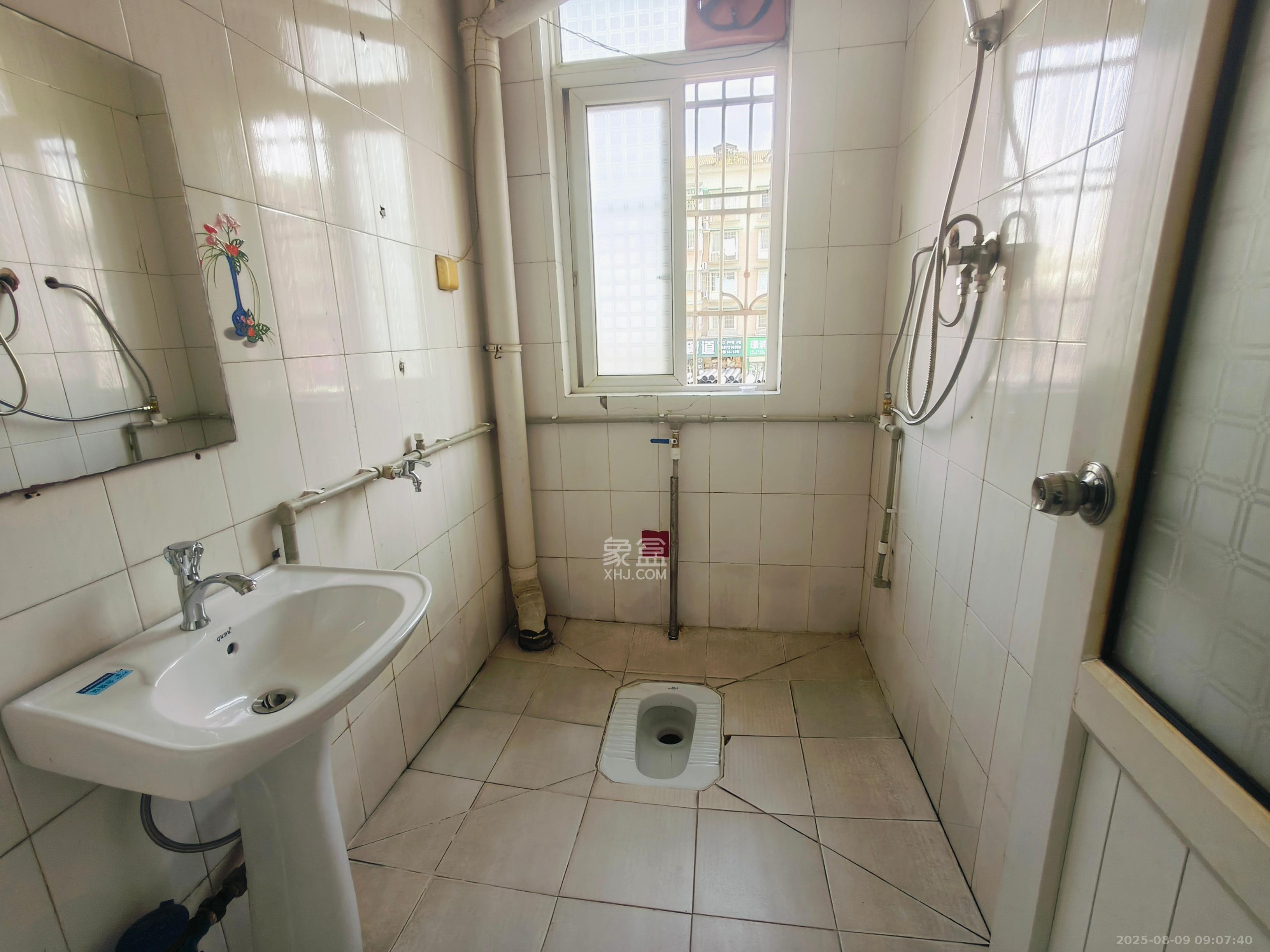 高桥社区高福星小区 2室1厅1卫 1800.0元/月 高桥社区高福星小区 2室1厅1卫 1800.0元/月室内图