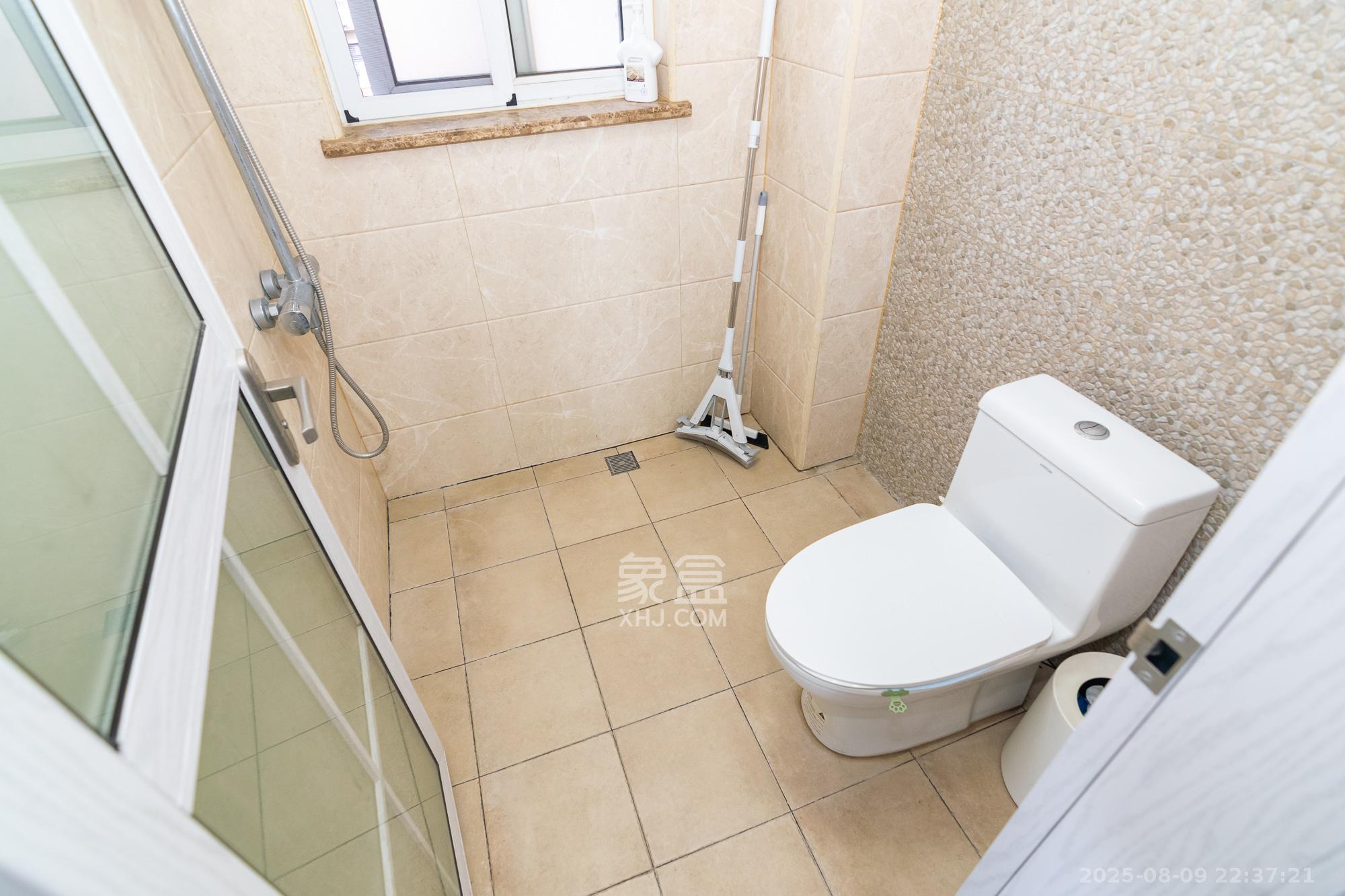 新城国际花都 3室2厅2卫 86.0万 新城国际花都 3室2厅2卫 86.0万卫生间