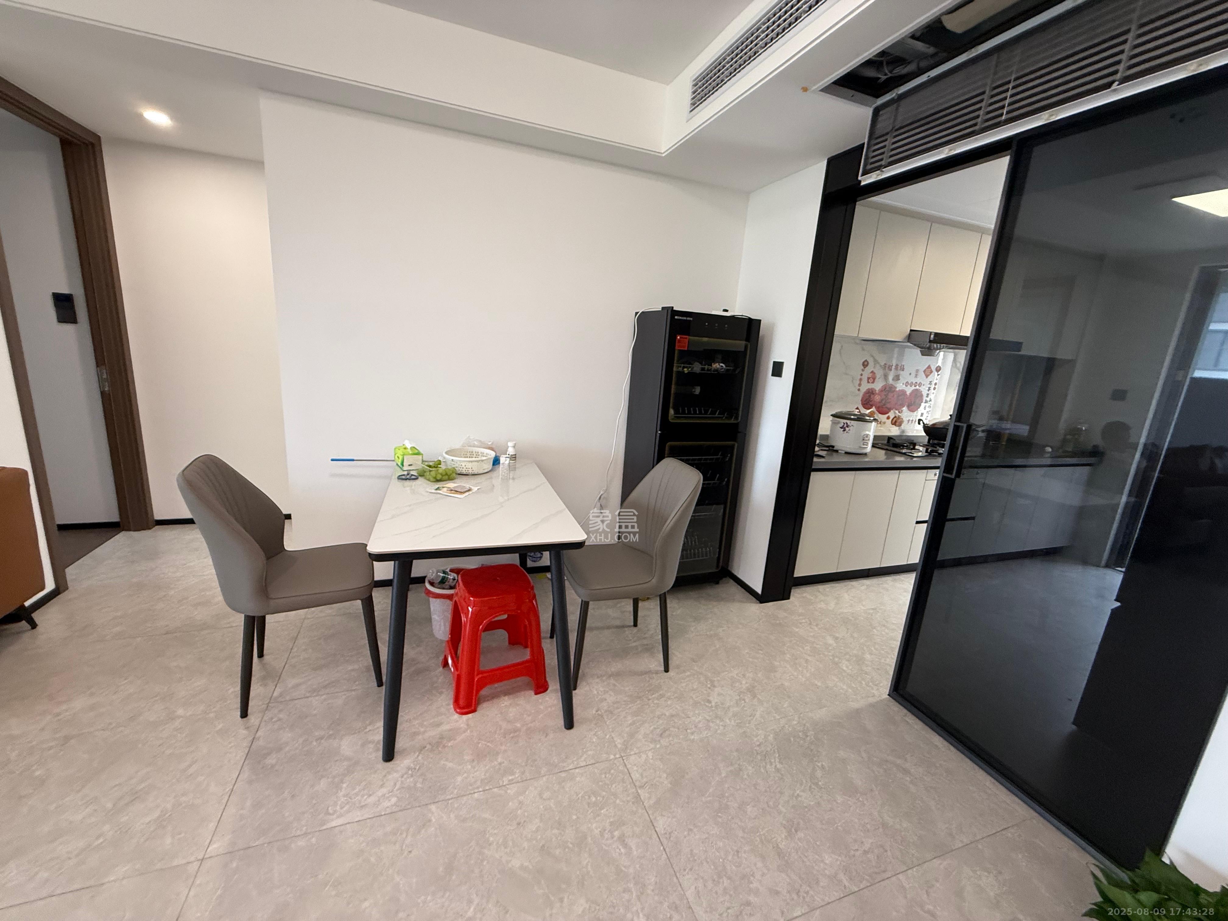 中海寰宇天下  4室2厅2卫    3400.0元/月室内图