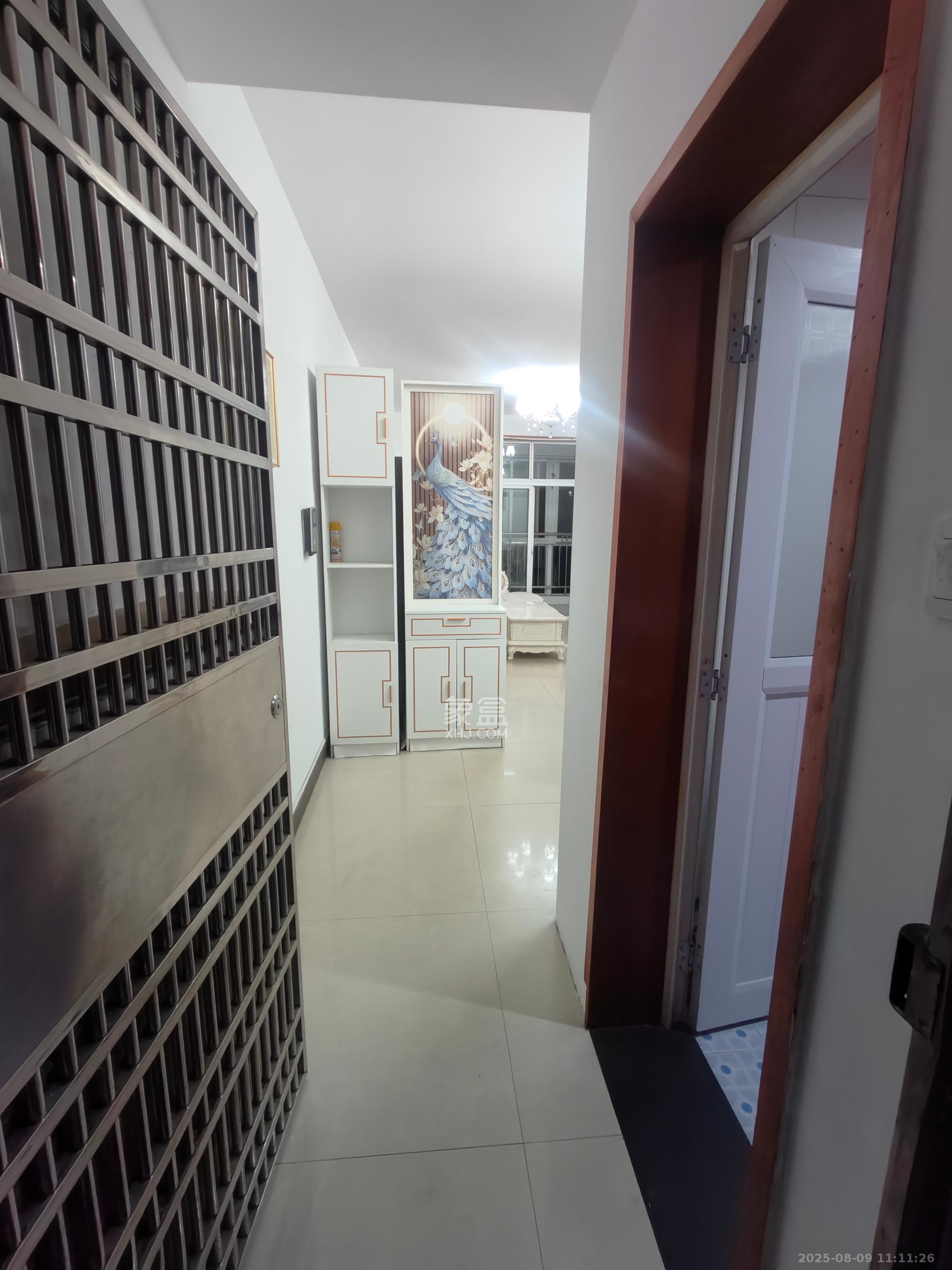 麓谷加州阳光  2室2厅1卫    2300.0元/月室内图