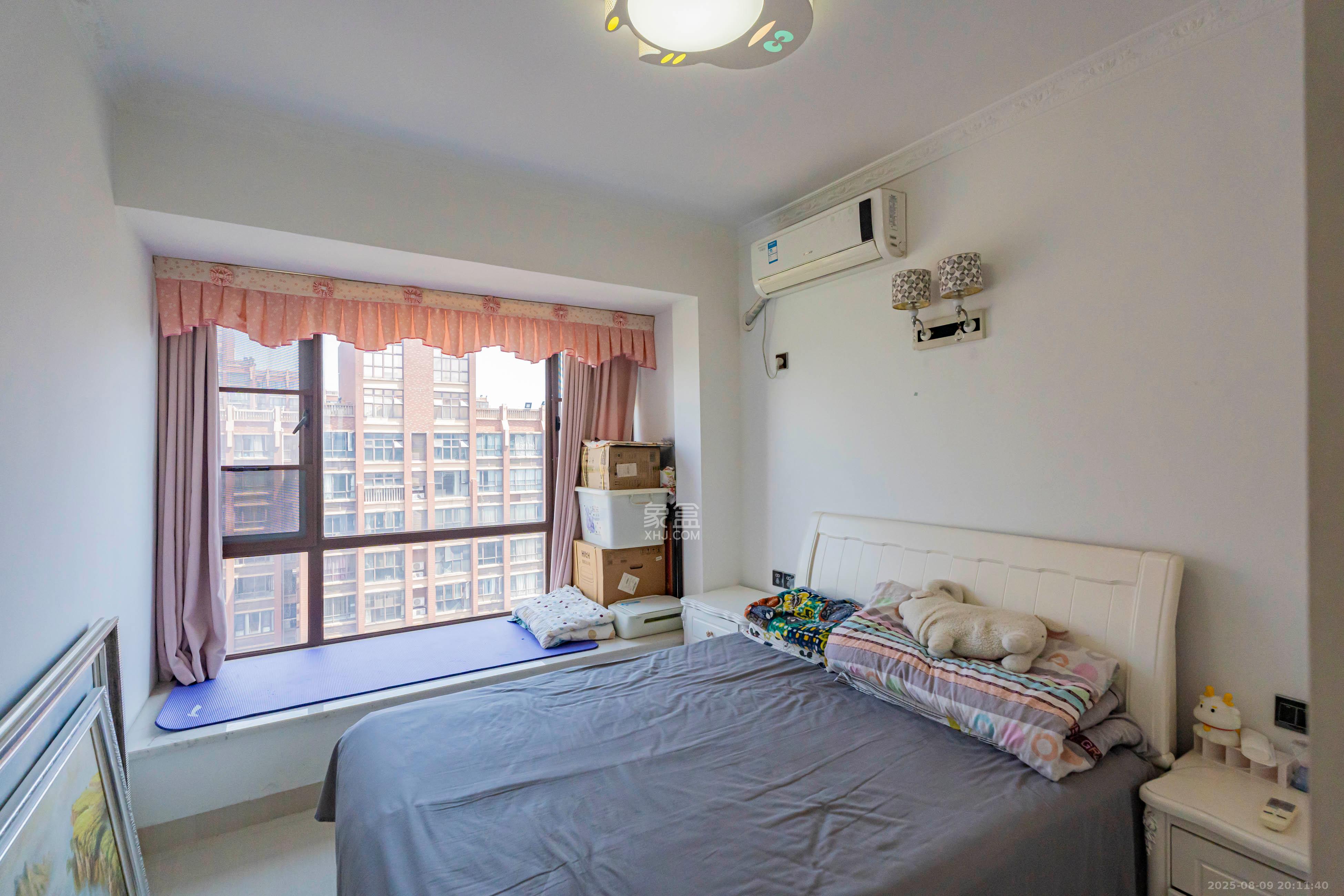 金色溪泉湾  3室2厅2卫    126.0万卧室