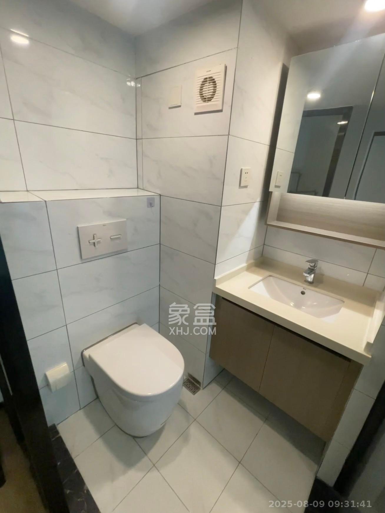 藏珑湖上公馆 1室1厅1卫 2400.0元/月 藏珑湖上公馆 1室1厅1卫 2400.0元/月室内图