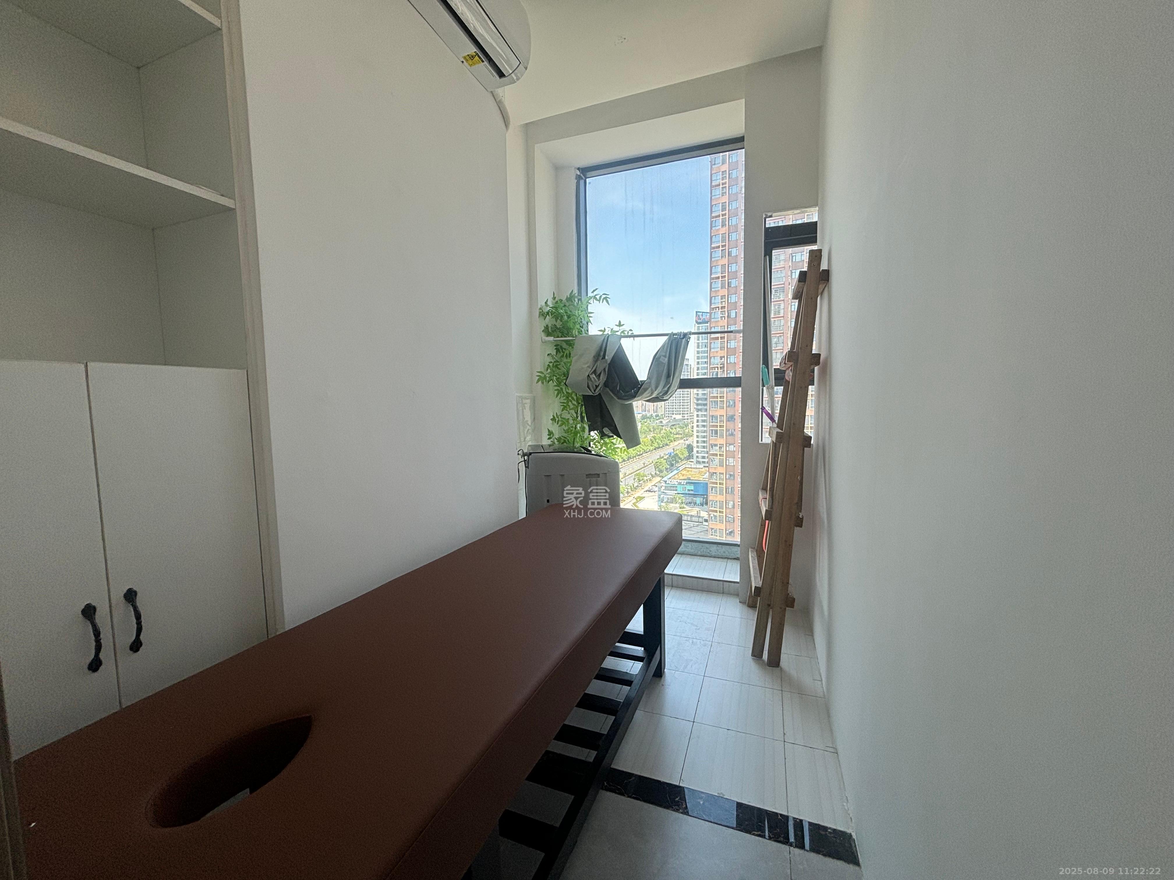 梅溪峰汇（房聚梅溪壹中心）  5室1厅2卫    1800.0元/月室内图