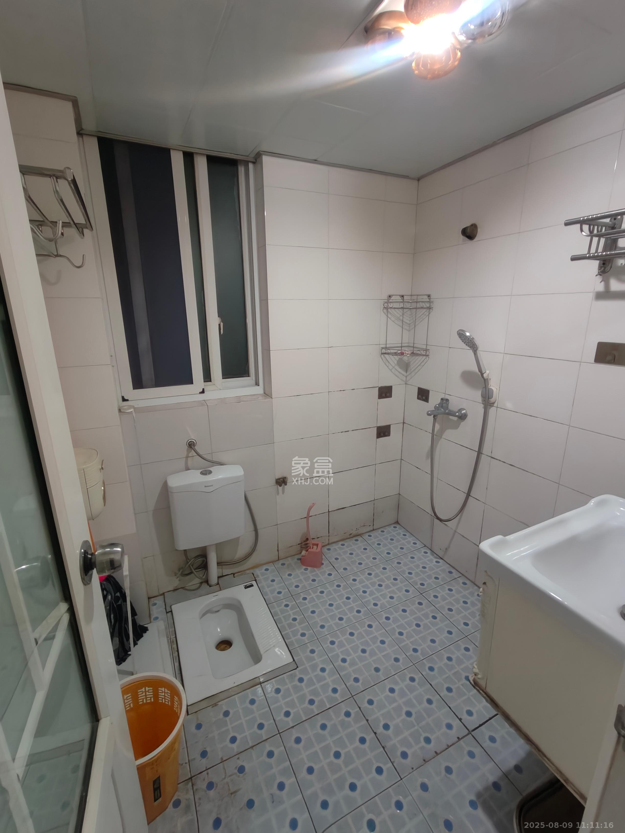 麓谷加州阳光  2室2厅1卫    2300.0元/月室内图