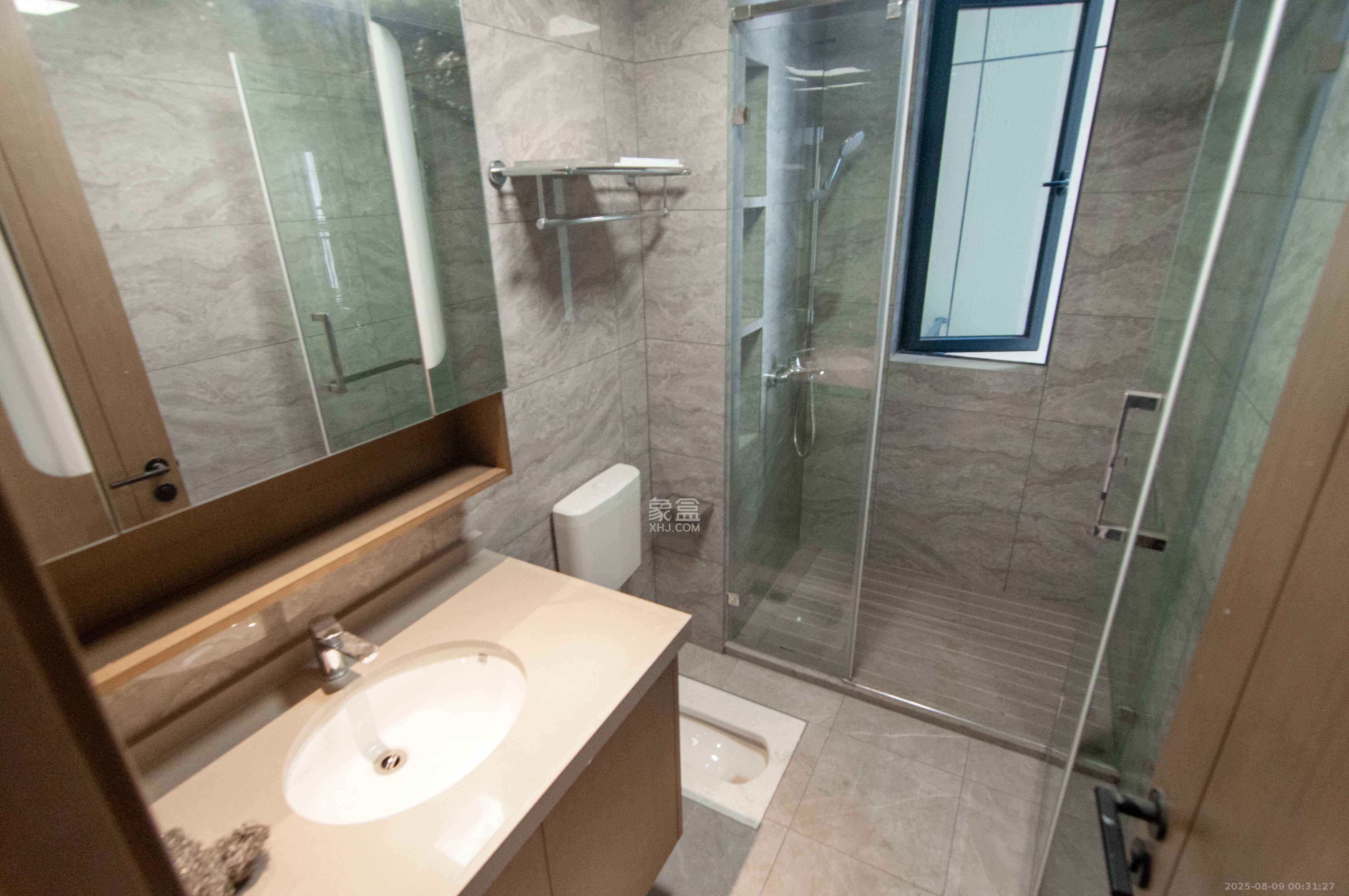 长房悦香山 3室2厅2卫 126.0万 长房悦香山 3室2厅2卫 126.0万卫生间