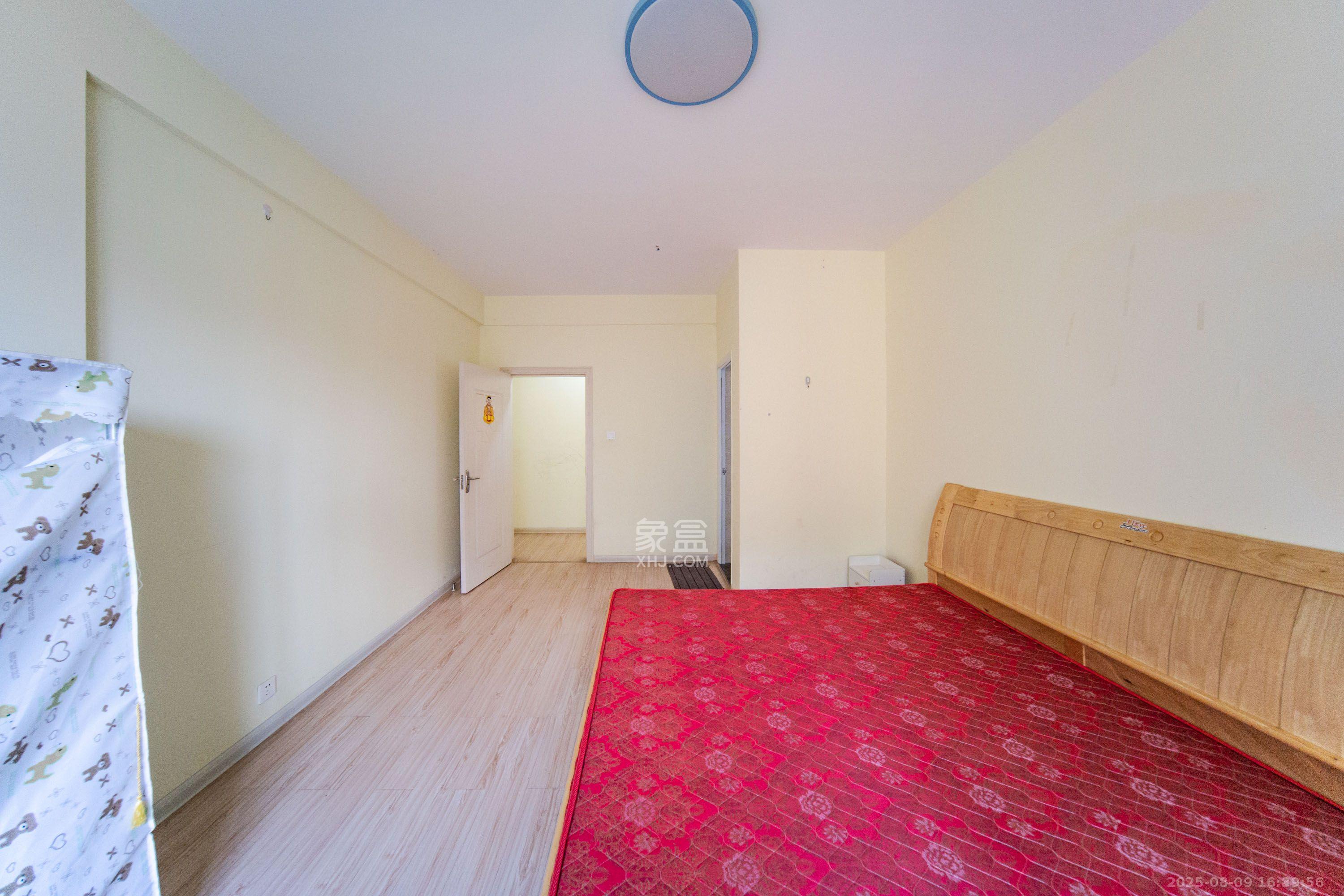 金鼎公园尚  4室2厅2卫    2300.0元/月 金鼎公园尚  4室2厅2卫    2300.0元/月室内图