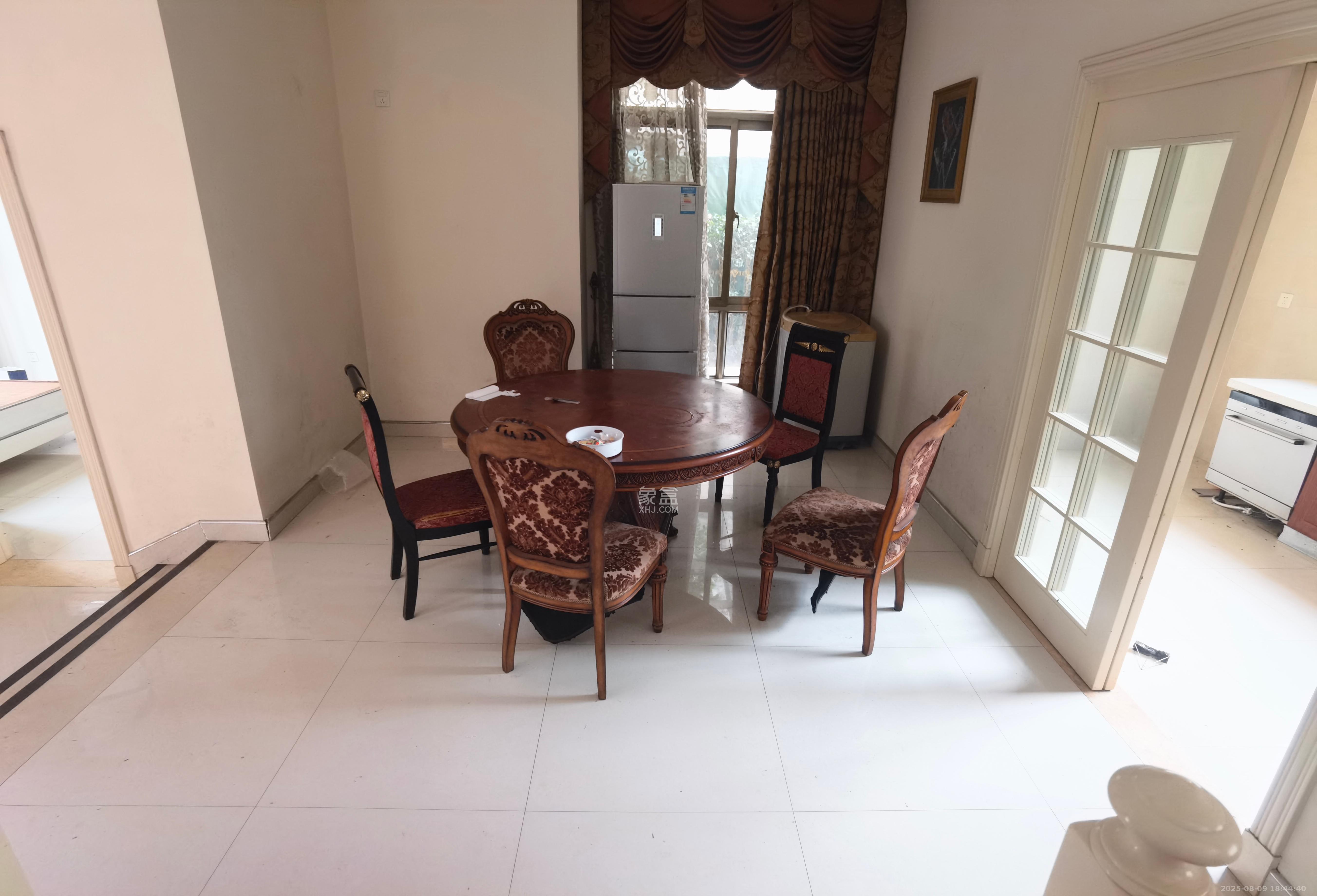 碧桂园威尼斯城  6室2厅2卫    9800.0元/月 碧桂园威尼斯城  6室2厅2卫    9800.0元/月室内图