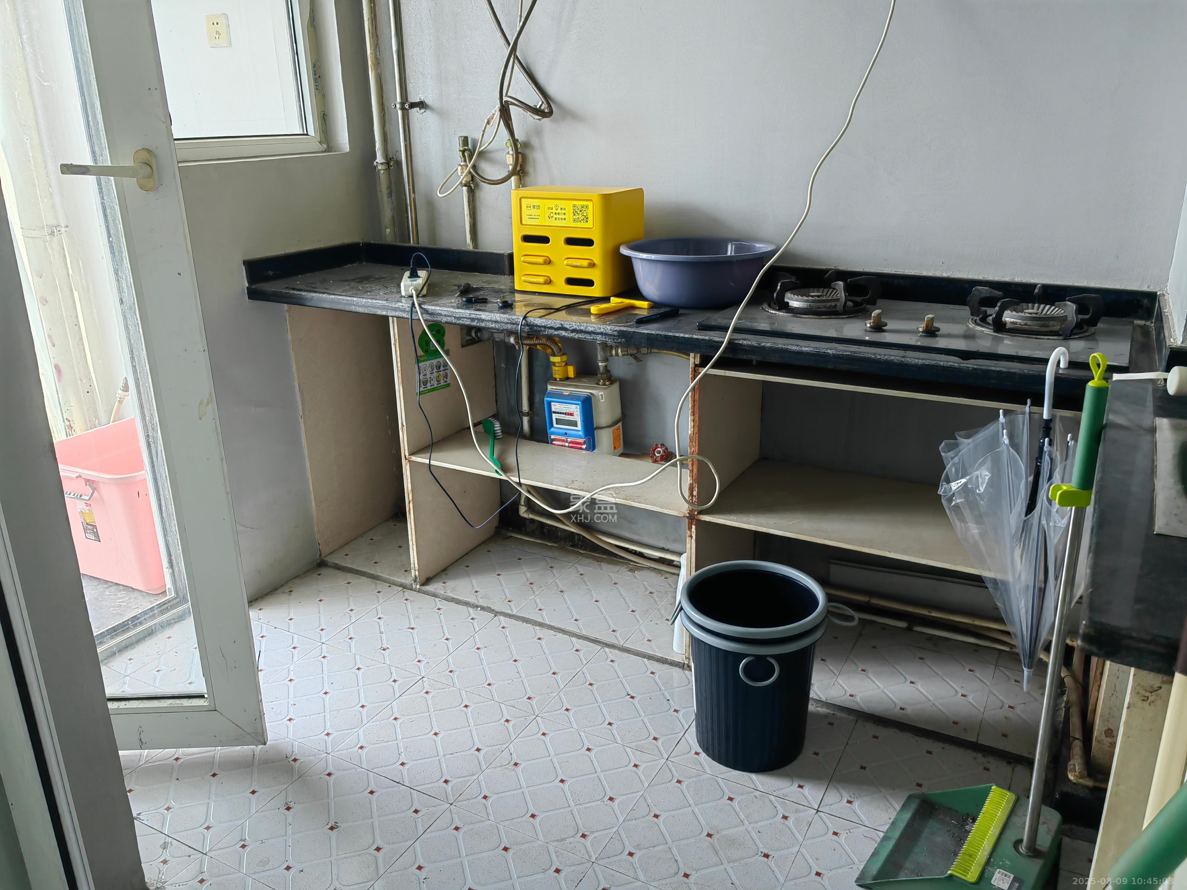 银港水晶城 3室2厅1卫 2600.0元/月 银港水晶城 3室2厅1卫 2600.0元/月室内图