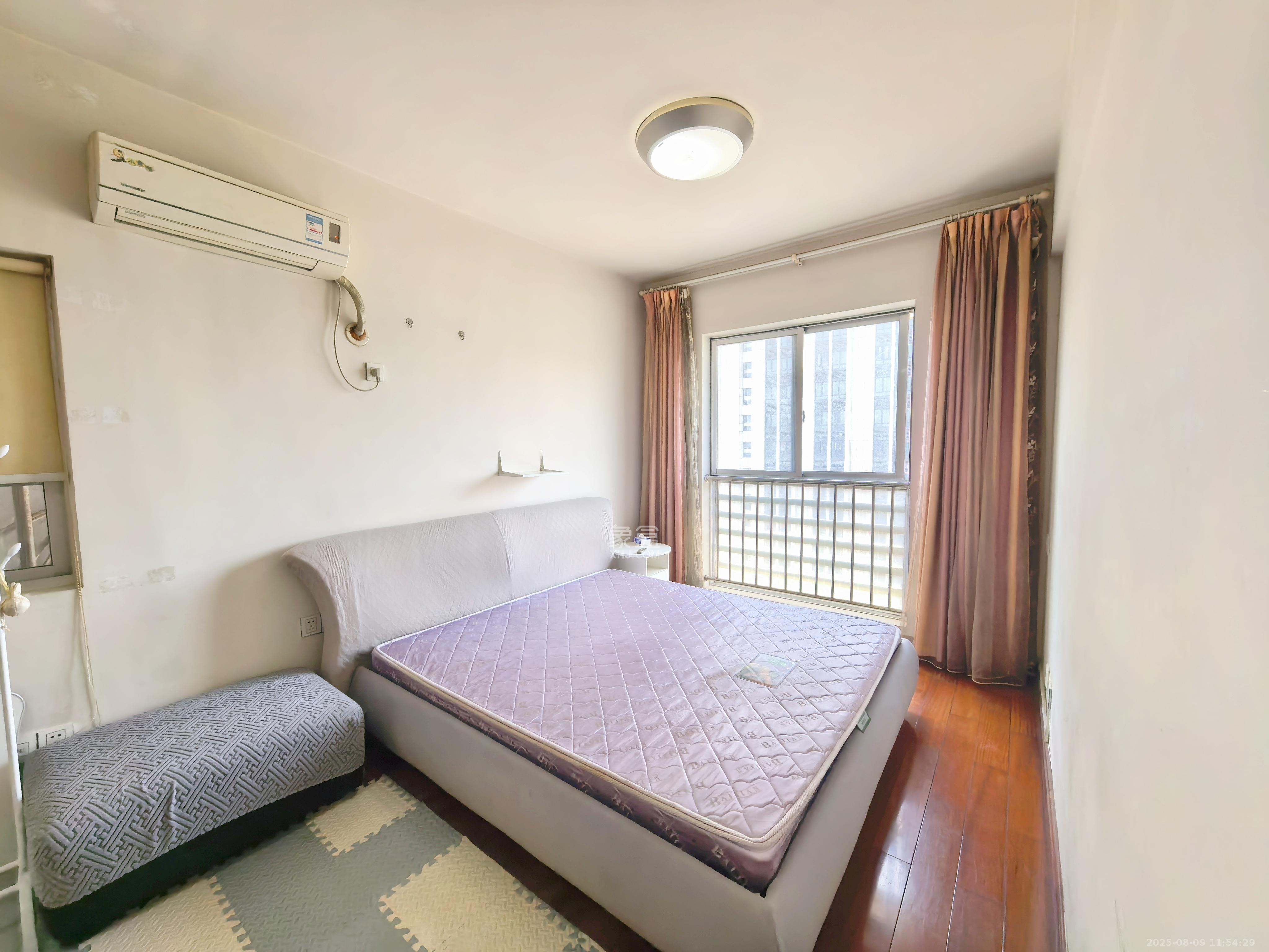 华菱新城地标  1室2厅1卫    1800.0元/月室内图