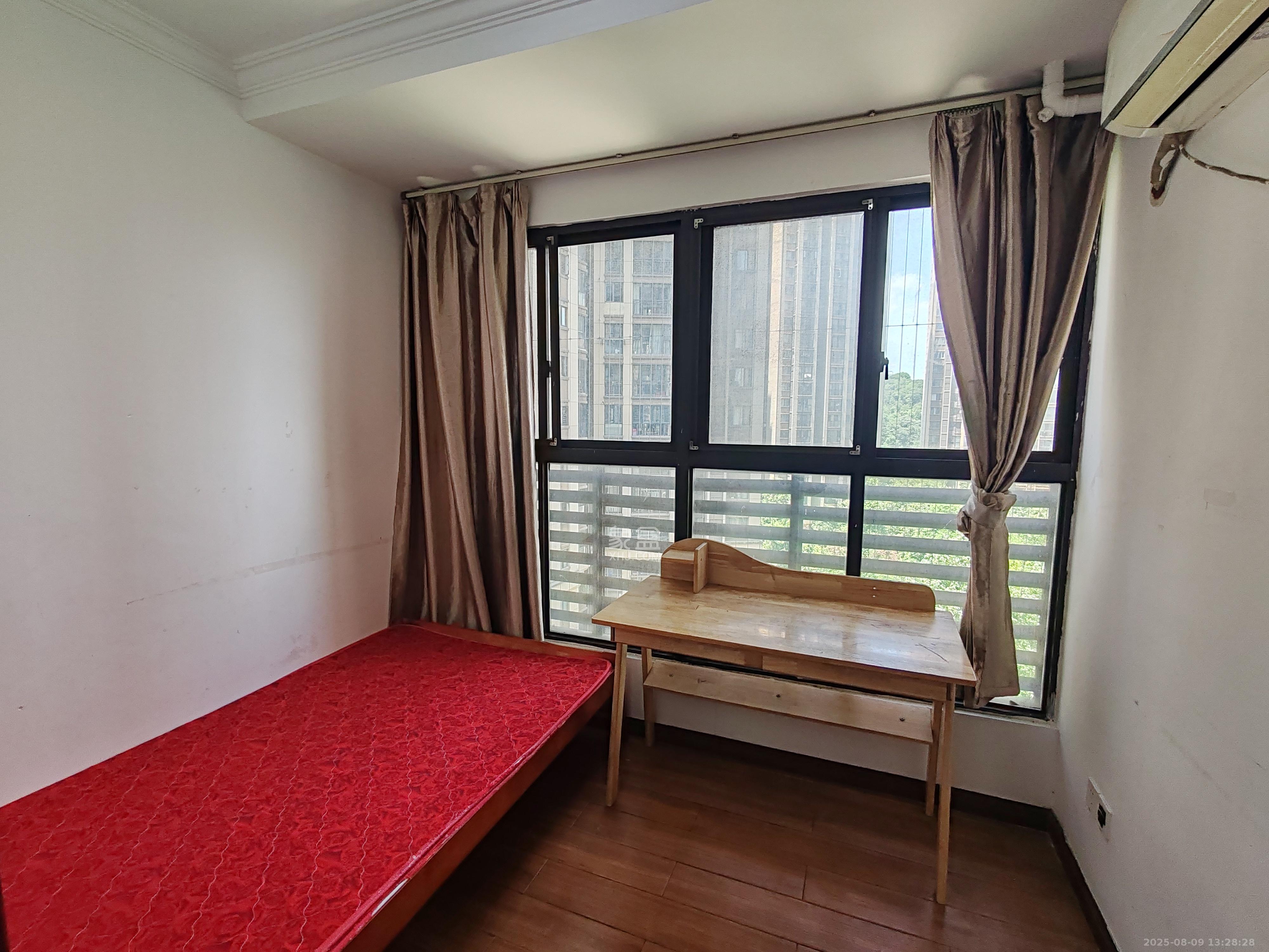 和泓梅溪四季 3室2厅1卫 2300.0元/月 和泓梅溪四季 3室2厅1卫 2300.0元/月室内图