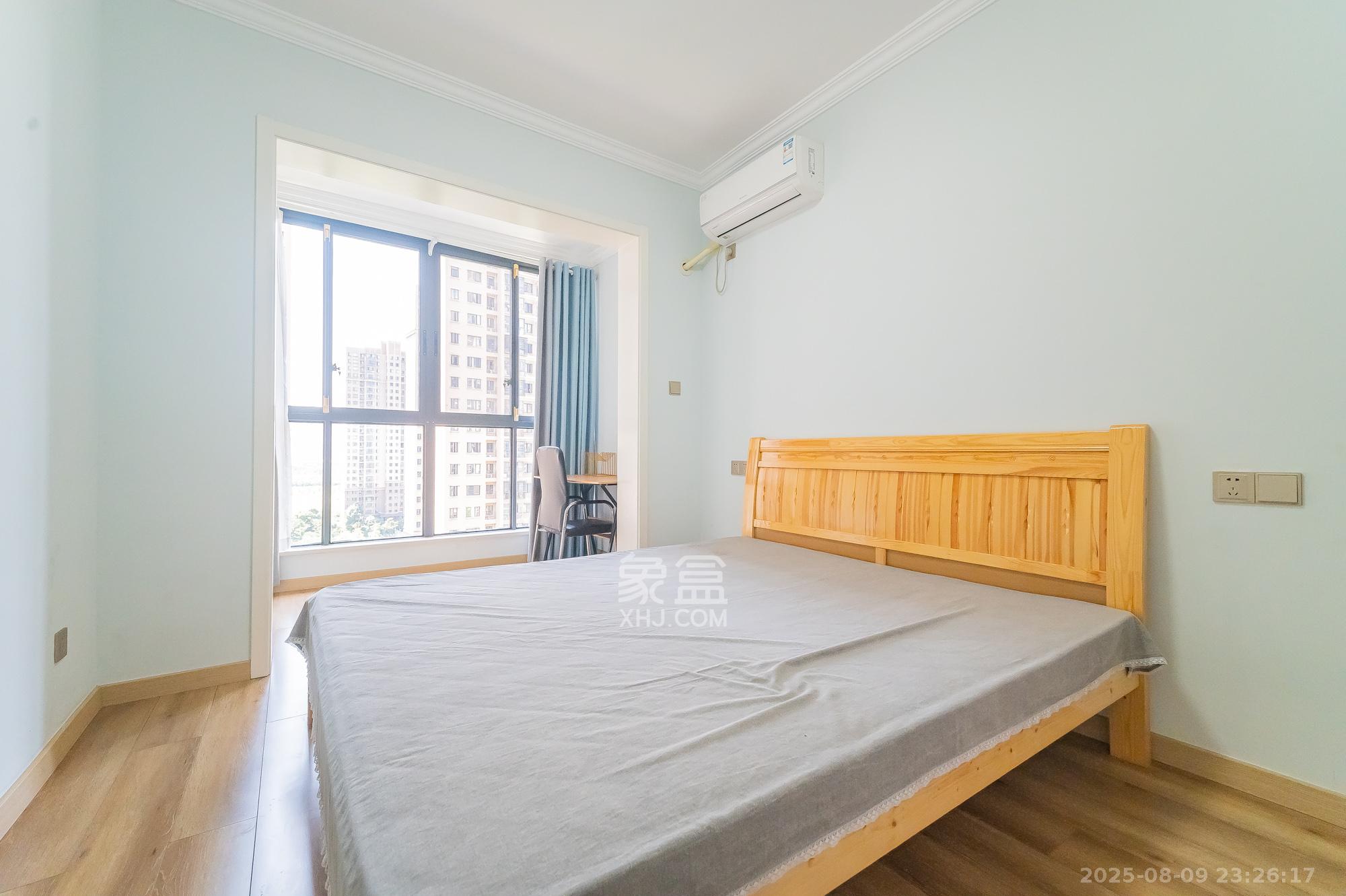 深业睿城  4室2厅2卫    127.0万卧室