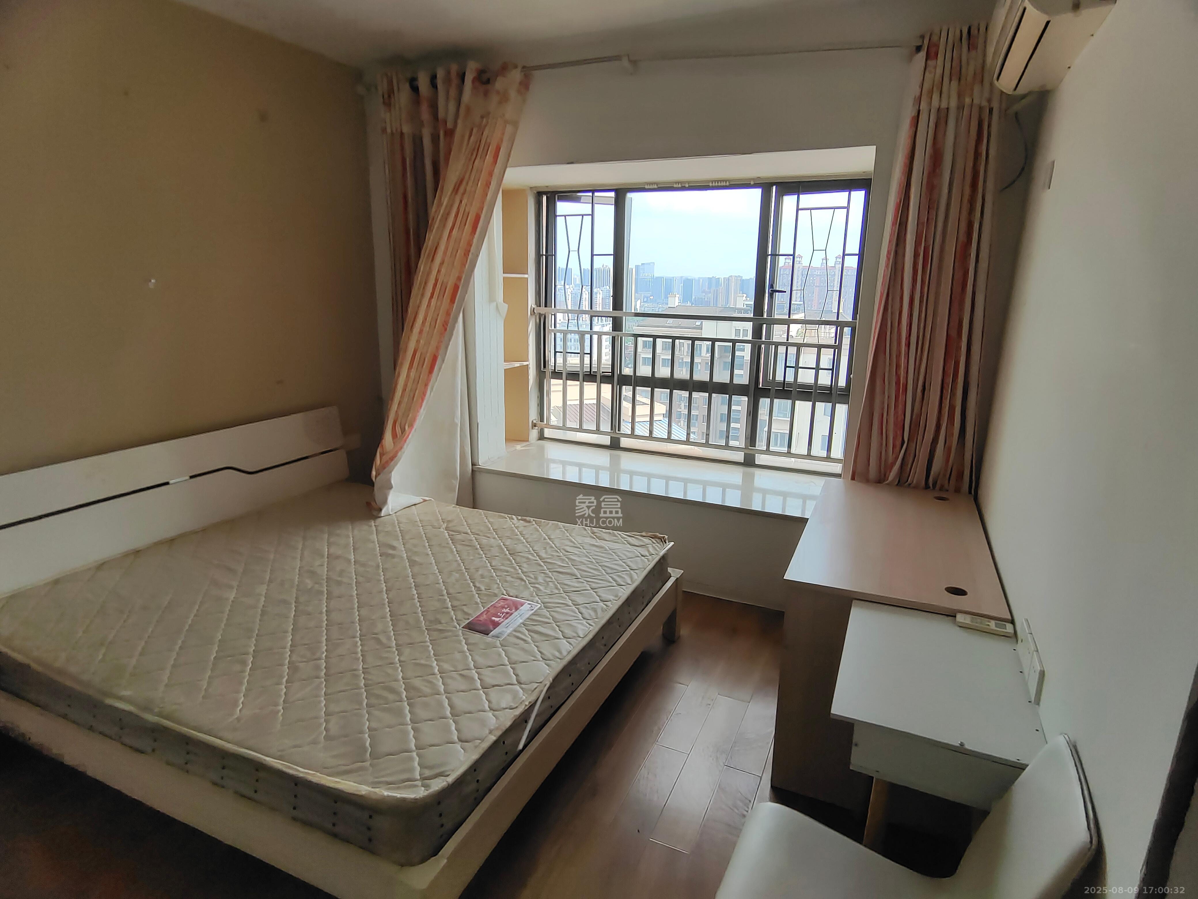 上海城小区  3室2厅1卫    2300.0元/月室内图