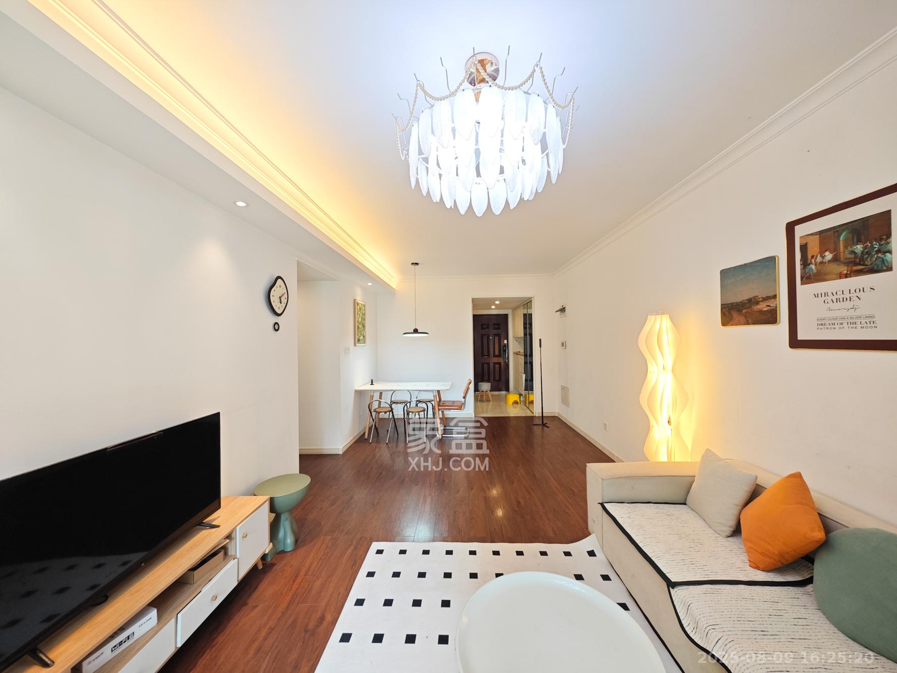 万科魅力之城  3室2厅2卫    102.8万 万科魅力之城  3室2厅2卫    102.8万客厅