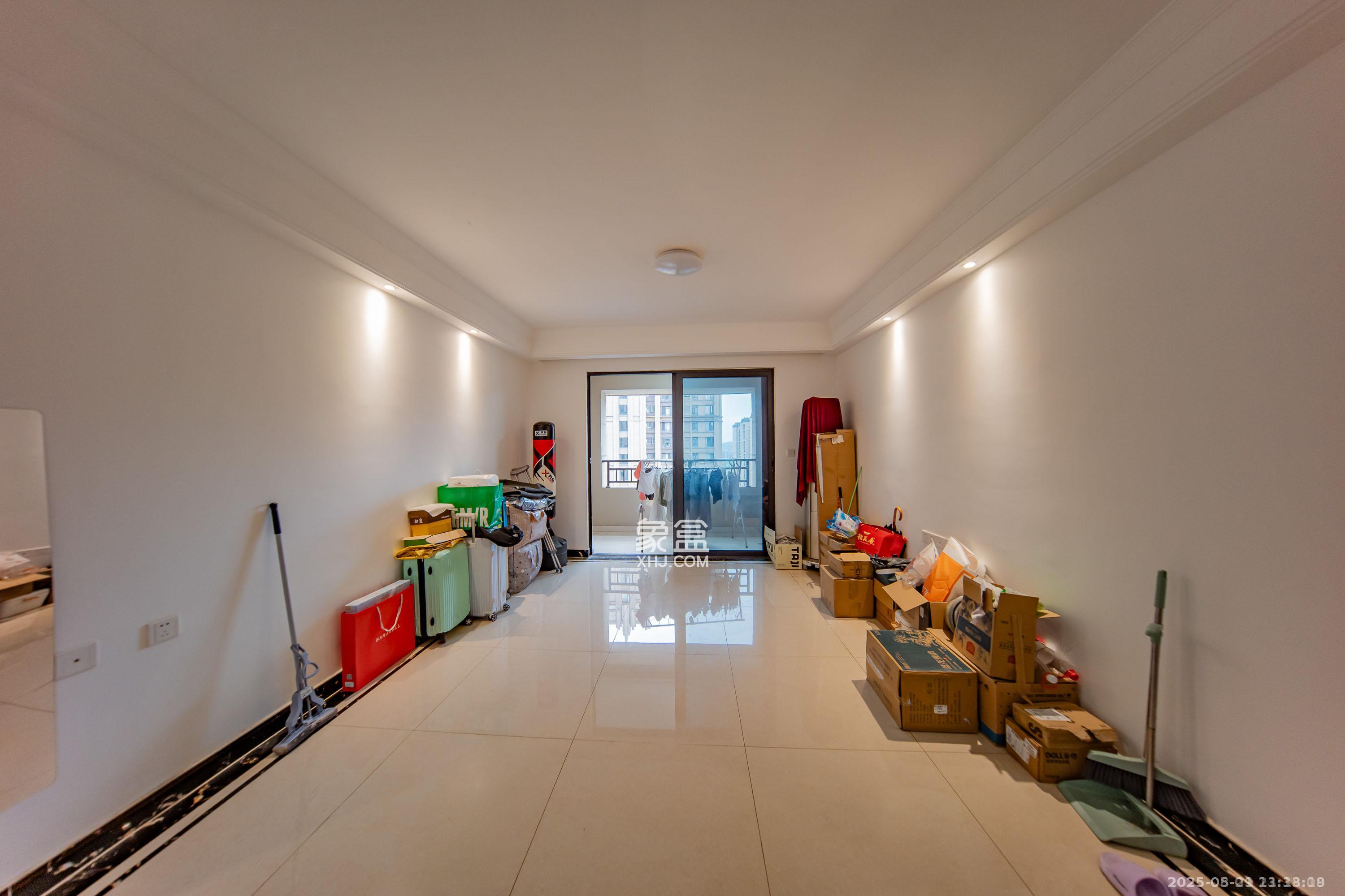 中海国际二期 3室2厅2卫 2100.0元/月 中海国际二期 3室2厅2卫 2100.0元/月室内图