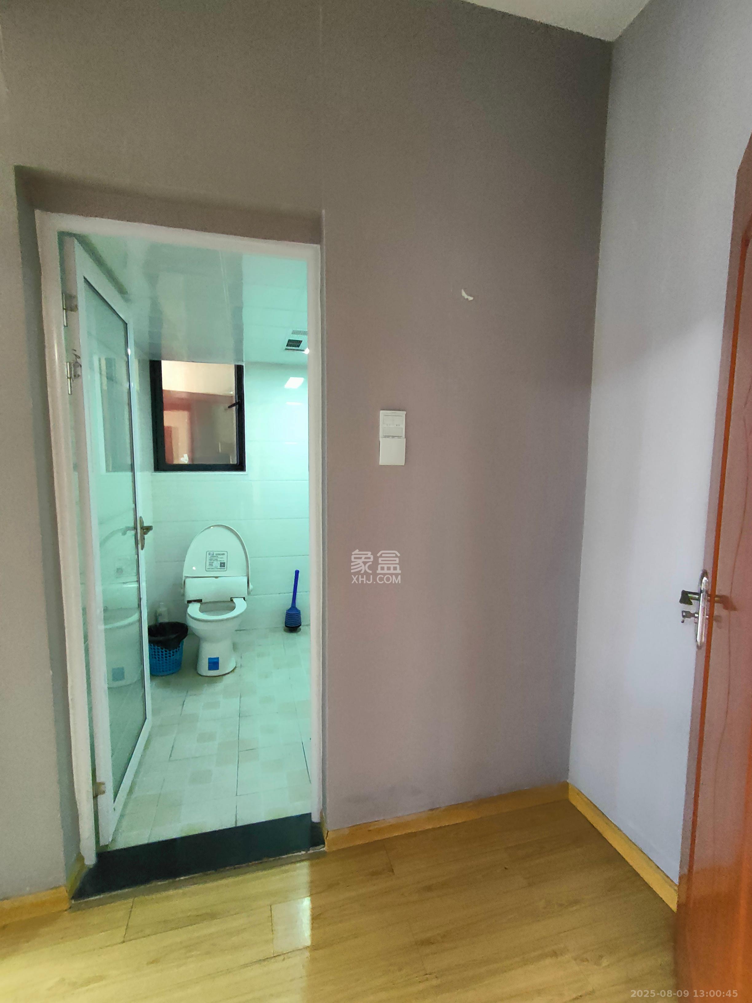 长房时代城 3室2厅2卫 2600.0元/月 长房时代城 3室2厅2卫 2600.0元/月室内图