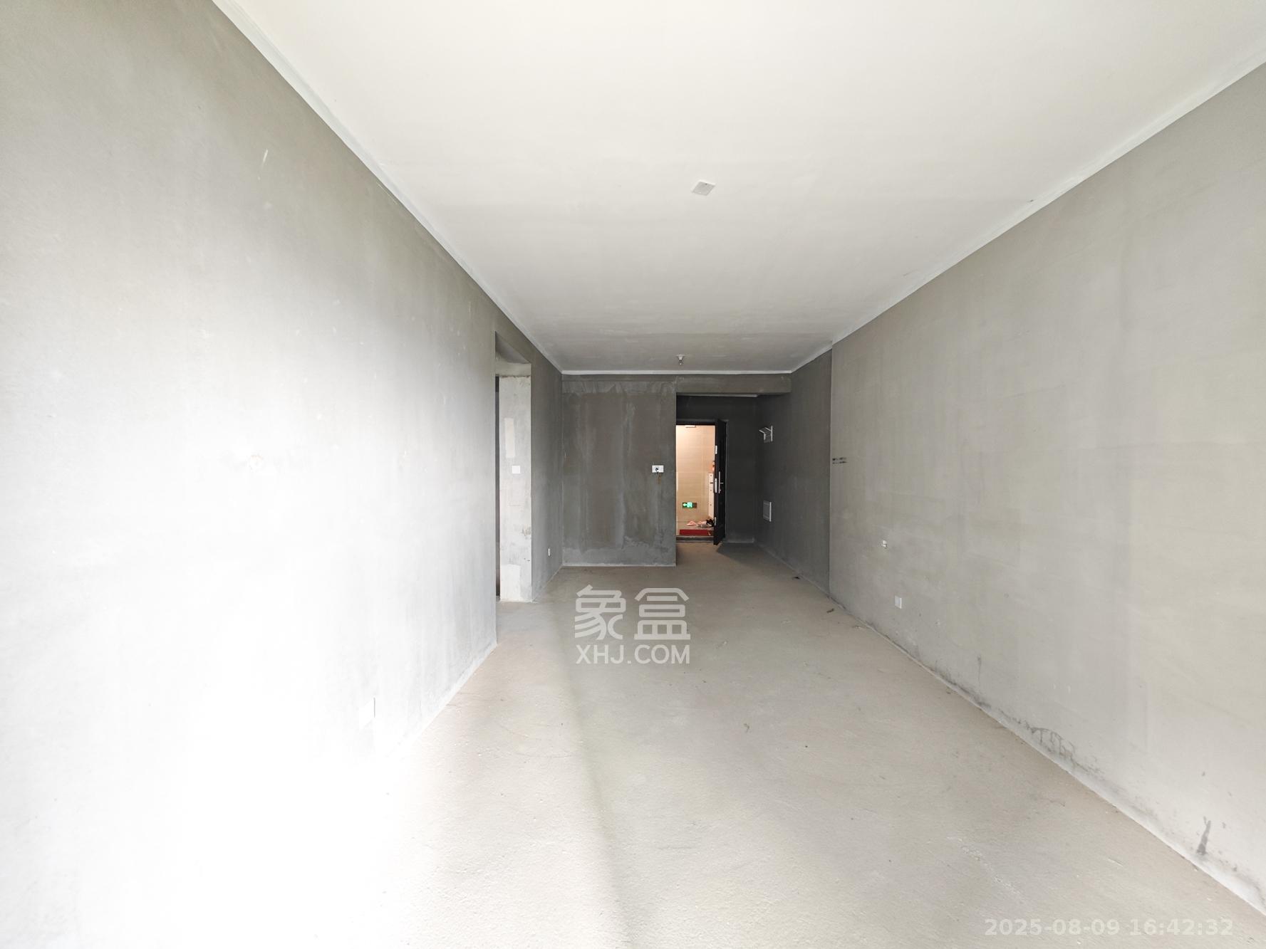 融创会展上东区  3室2厅2卫    80.0万客厅