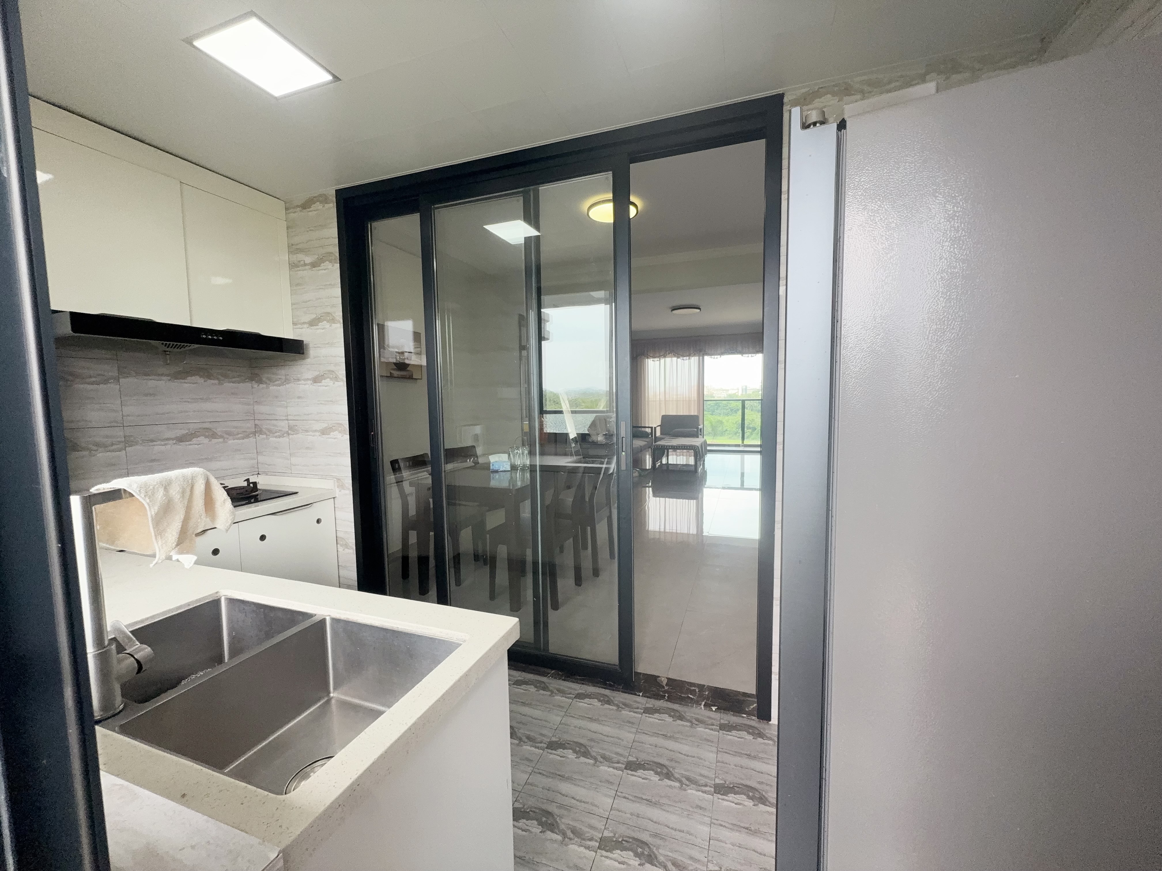 观澜湖-君悦公馆  3室2厅2卫    2000.0元/月 观澜湖-君悦公馆  3室2厅2卫    2000.0元/月室内图