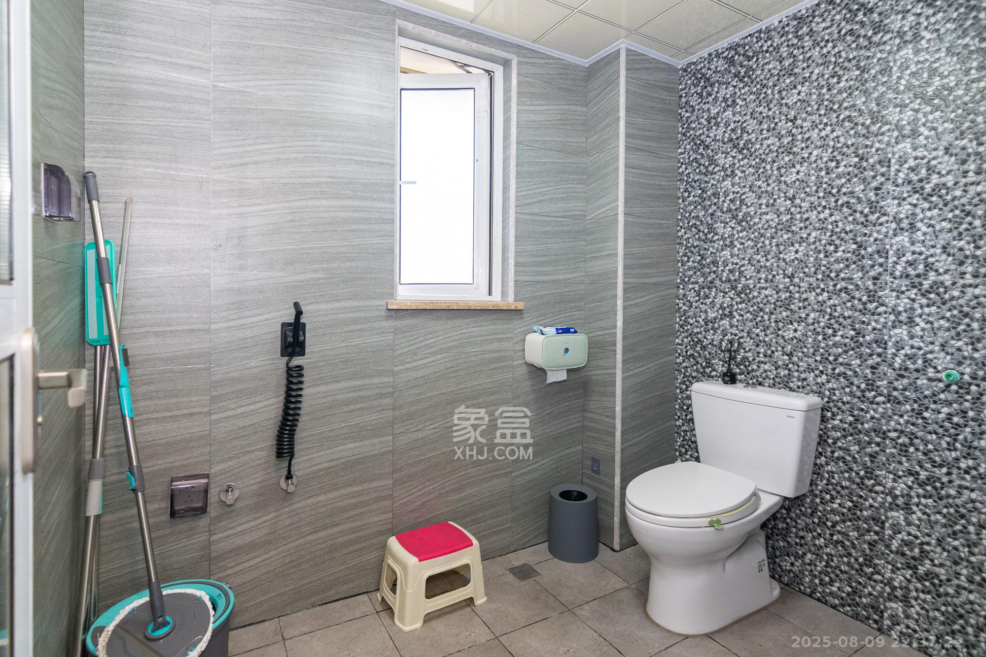 新城国际花都 3室2厅2卫 86.0万 新城国际花都 3室2厅2卫 86.0万卫生间