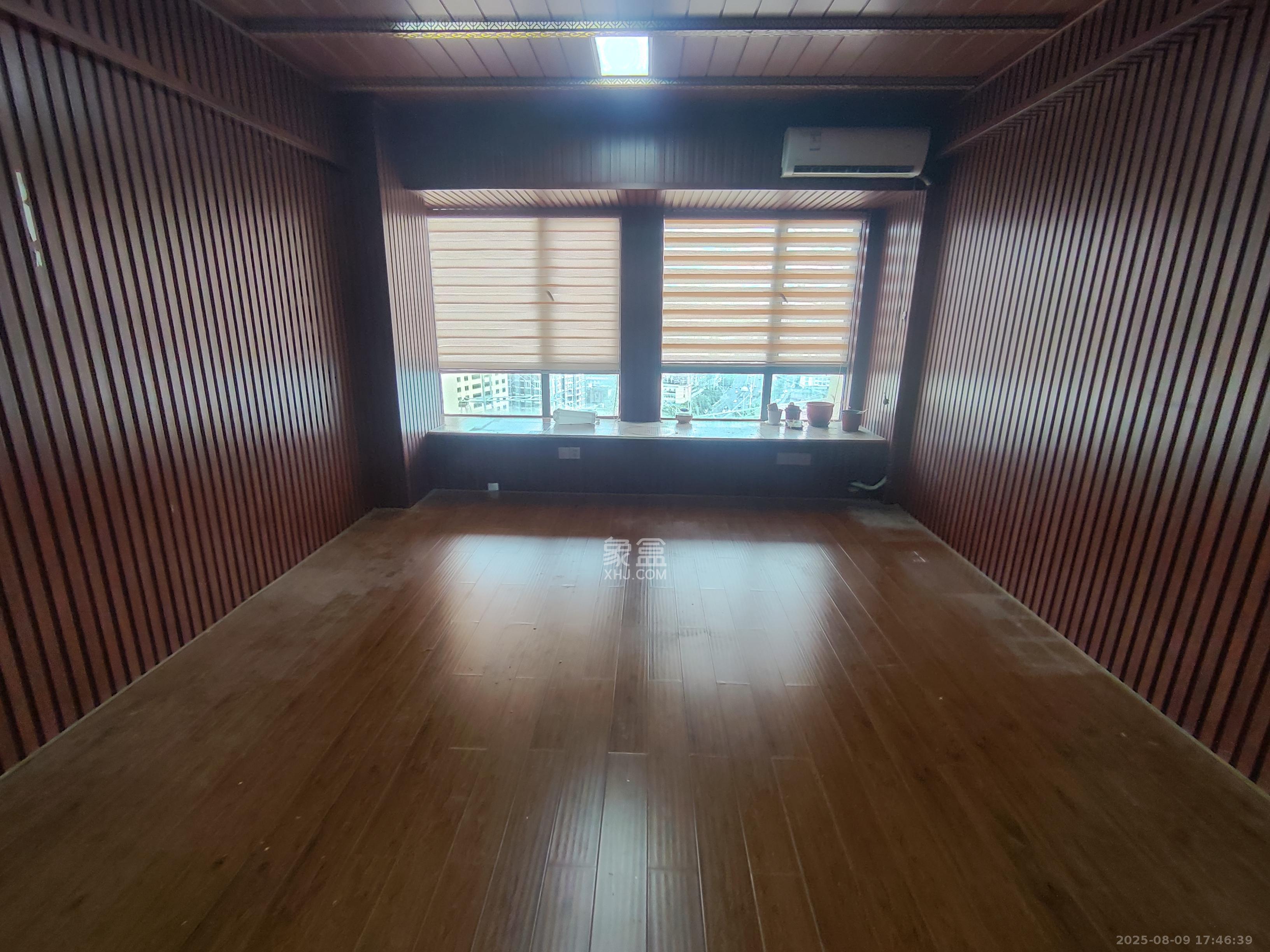 摩天一号 2室2厅1卫 3300.0元/月 摩天一号 2室2厅1卫 3300.0元/月室内图