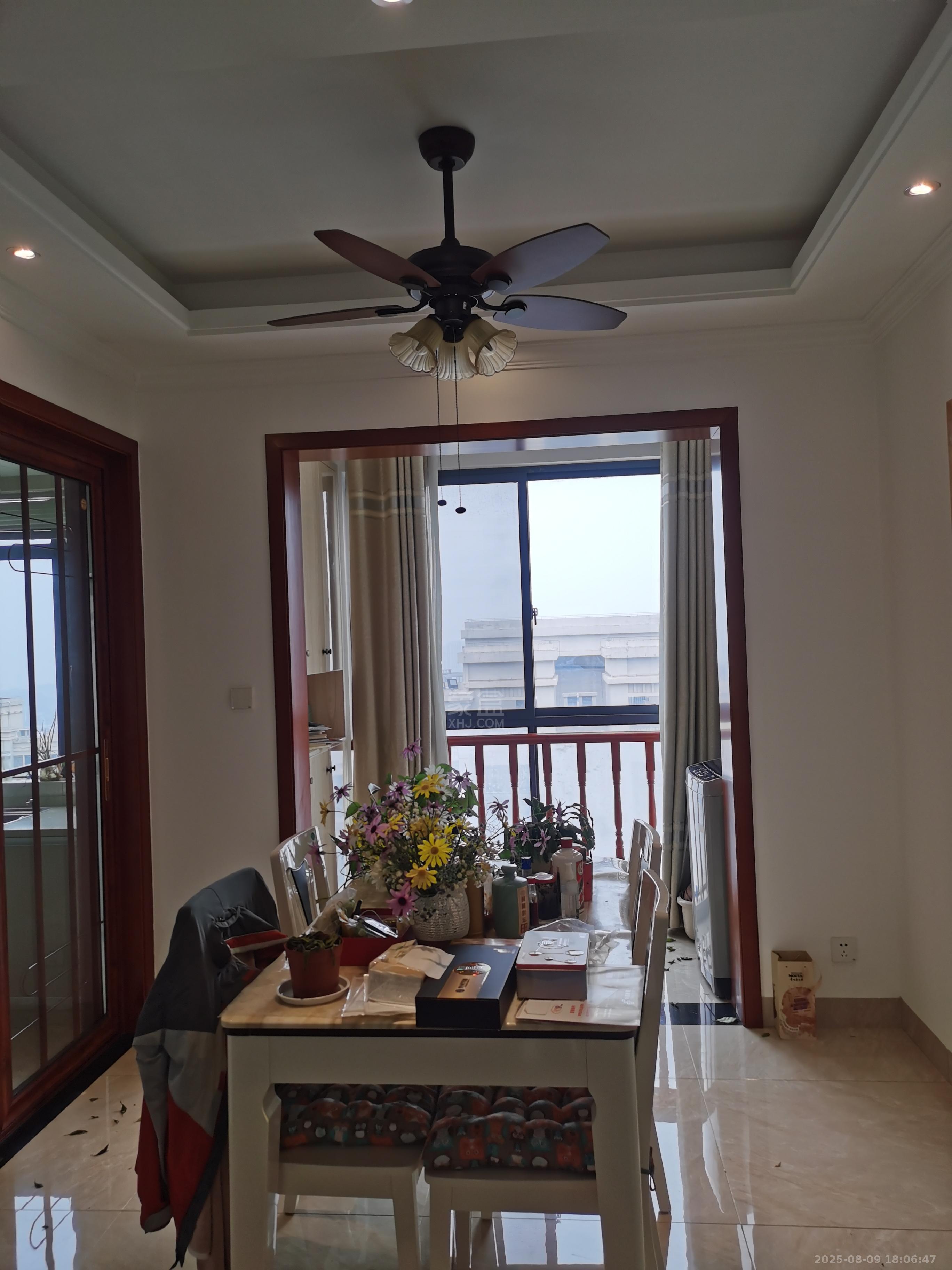 山水印象 3室2厅2卫 2500.0元/月 山水印象 3室2厅2卫 2500.0元/月室内图